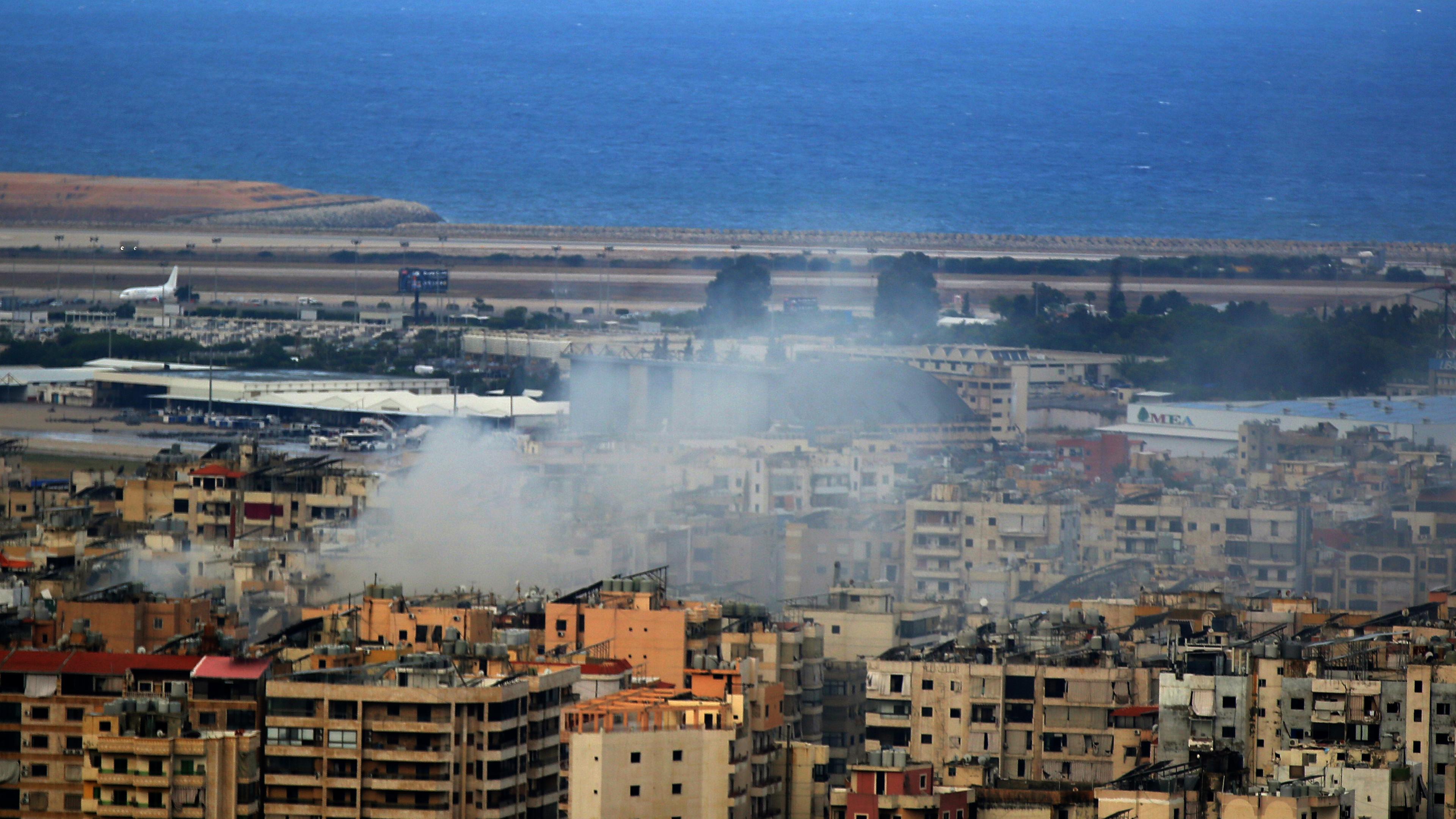 Libanon, Beirut: Rauchschwaden steigen auf nach einem israelischen Luftangriff auf ein Gebiet in einem südlichen Vorort von Beirut.