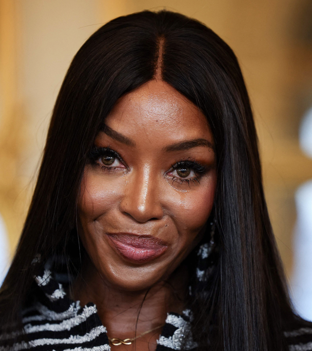 Naomi Campbell weinend