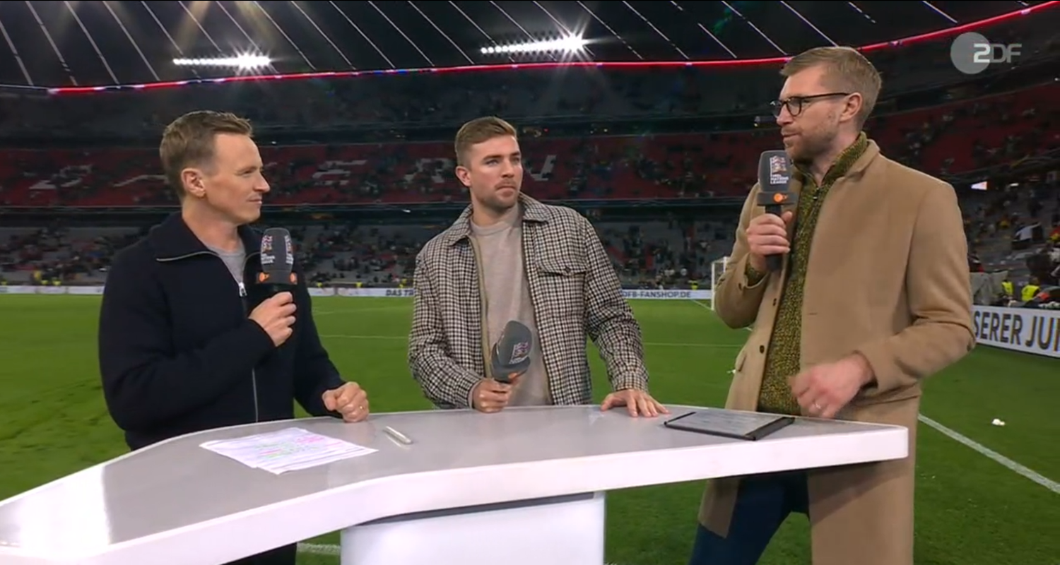 Moderator Jochen Breyer und die ZDF-Experten Christoph Kramer und Per Mertesacker analysieren das Spiel.