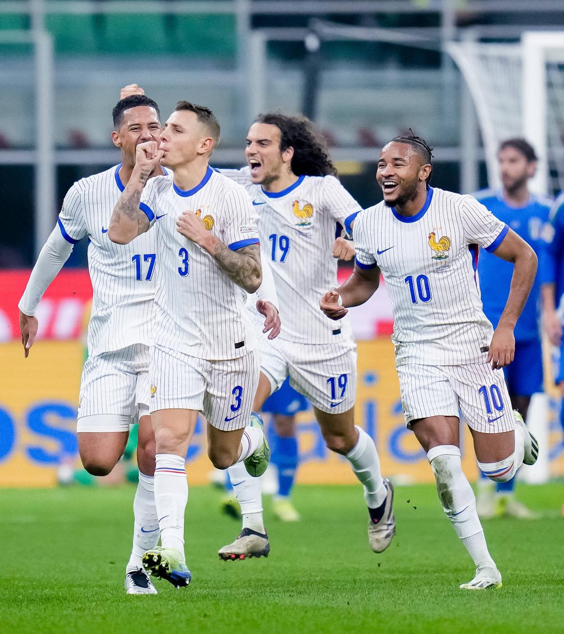 Frankreichs Lucas Digne bejubelt sein Tor zum 2:0 gegen Italien beim letzten Gruppenspiel der Nations League.