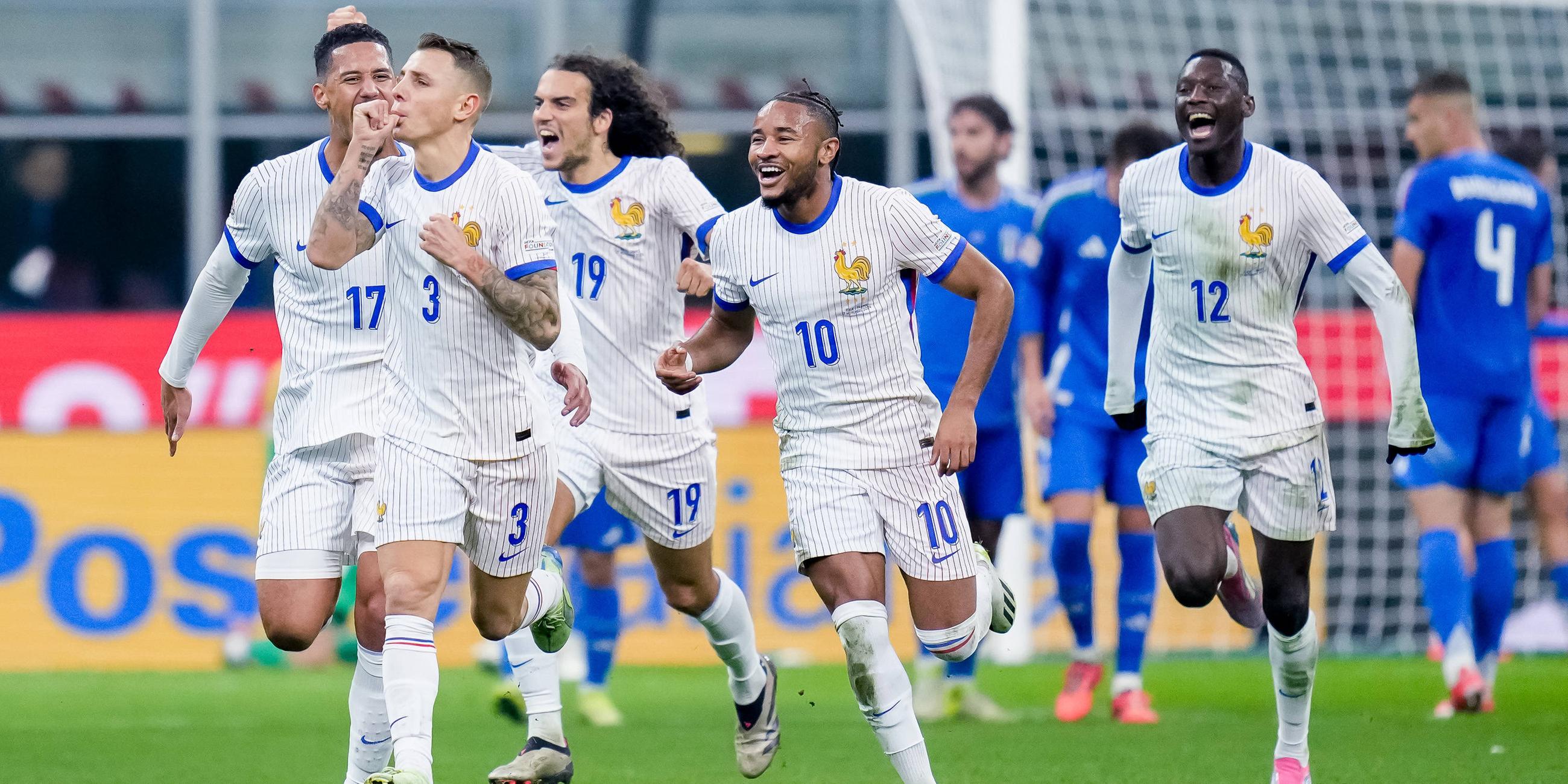 Frankreichs Lucas Digne bejubelt sein Tor zum 2:0 gegen Italien beim letzten Gruppenspiel der Nations League.