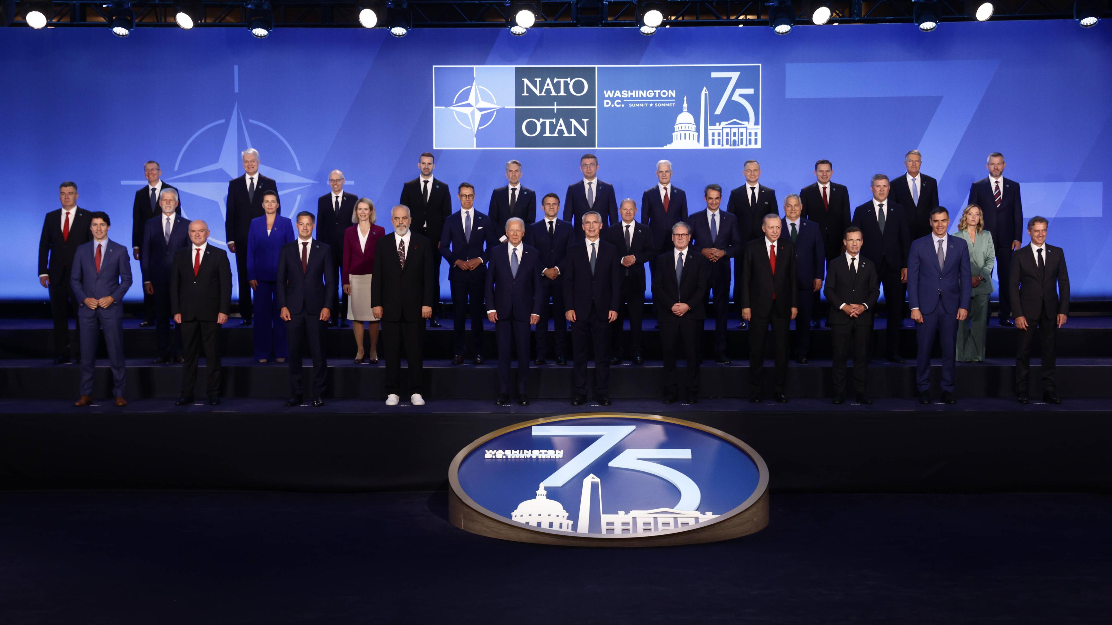 Familienfoto beim Nato-Gipfel in den USA