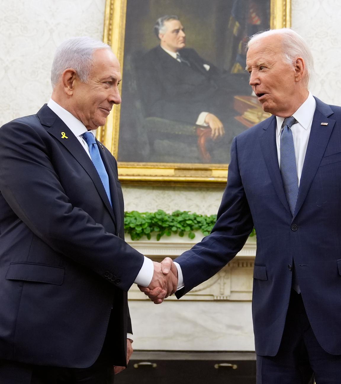 25.07.2024, USA, Washington: US-Präsident Joe Biden (r) trifft den israelischen Ministerpräsidenten Benjamin Netanjahu im Oval Office des Weißen Hauses.