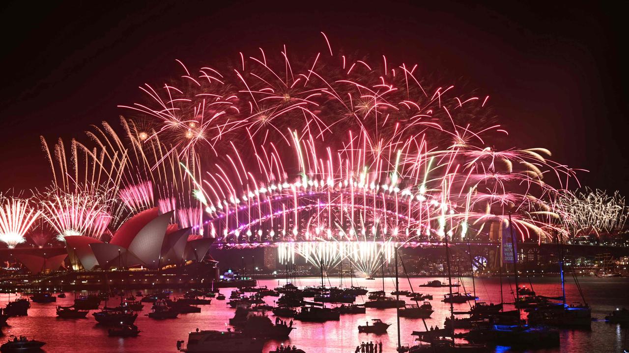 sydney-nye-fireworks-5-5-hr-bottomless-food-drinks-harbour-cruise