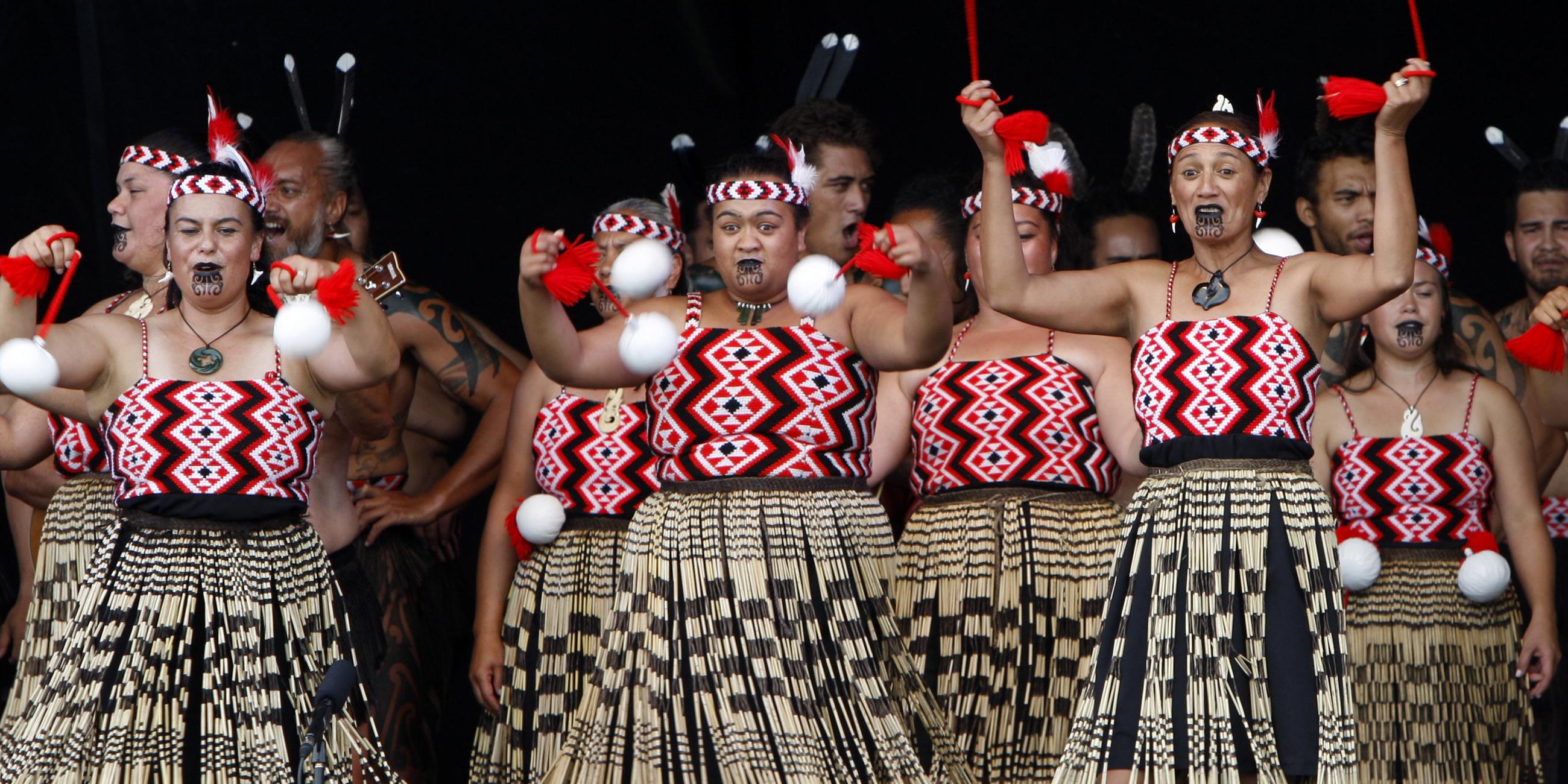 Maori bei einem Volkstanz