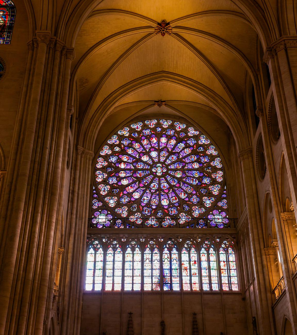 Die Südrose der Kathedrale Notre Dame de Paris vor der offiziellen Wiedereröffnungsfeier in Paris, Frankreich, am 07. Dezember 2024. 