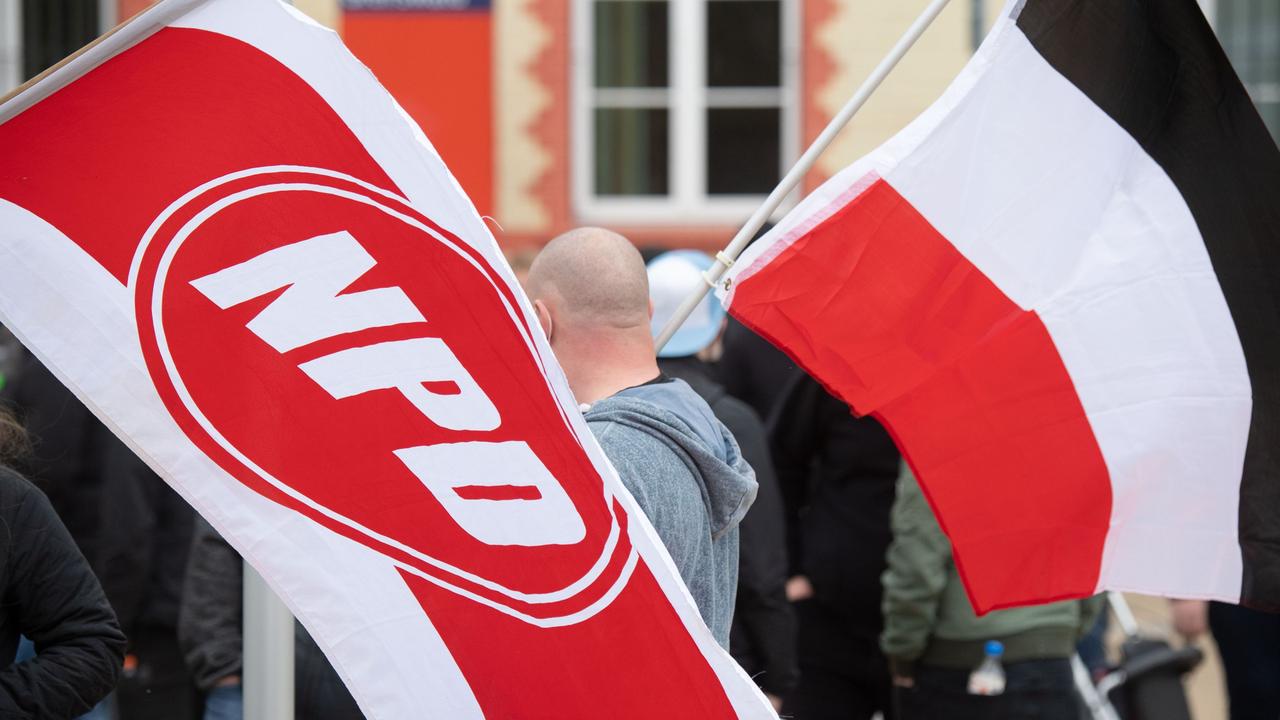 Rechtsextreme NPD Gibt Sich Neuen Namen - ZDFheute