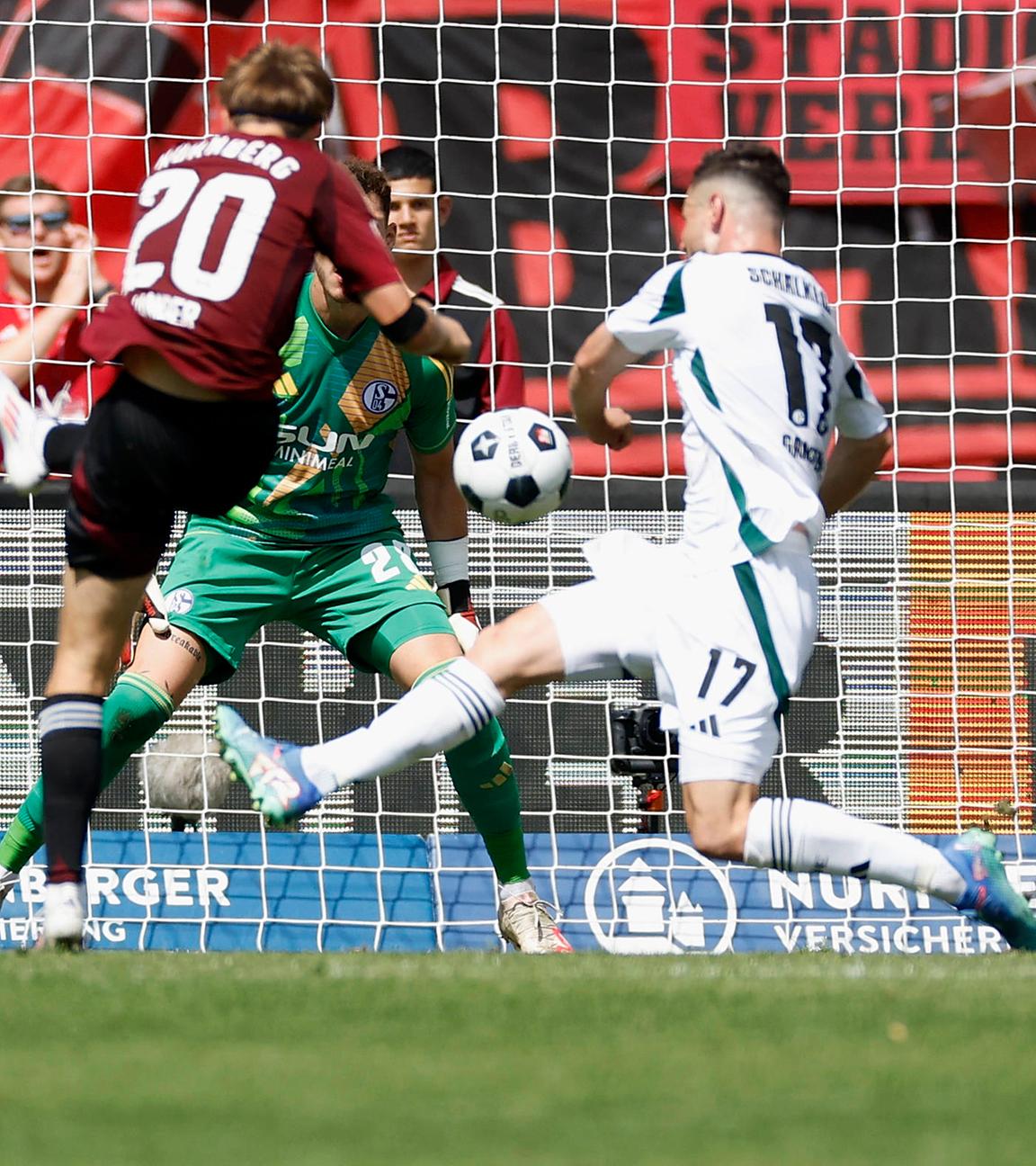 Caspar Jander (1.FC Nuernberg) erzielt das Tor zum 2:1 am 10.08.24.