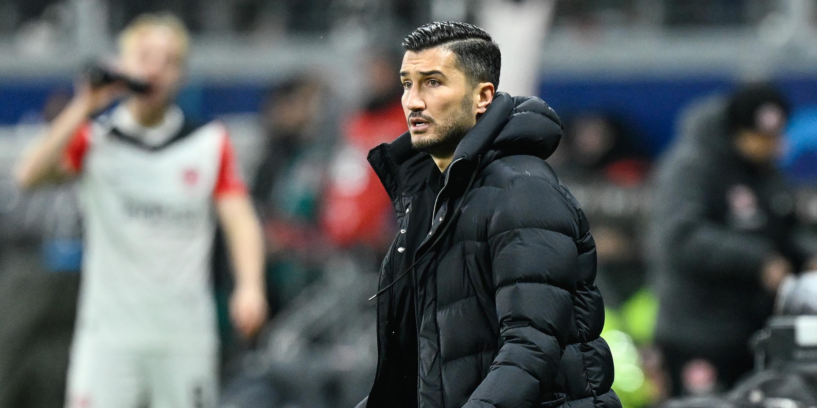 Dortmunds Trainer Nuri Sahin gestikuliert am Spielfeldrand, aufgenommen am 17.01.2025