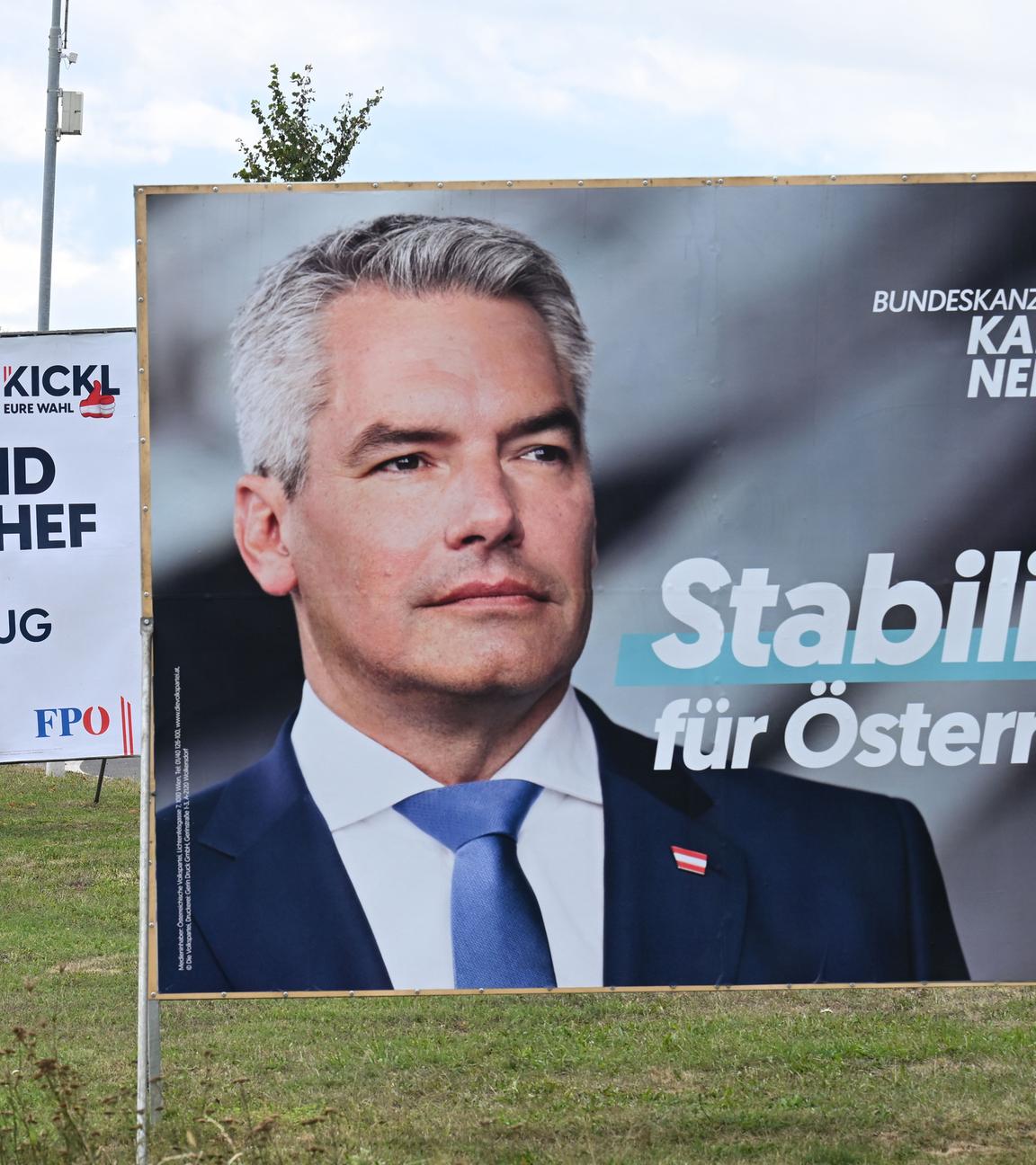 Österreich, St. Pölten: Ein Plakat der ÖVP und FPÖ zur Nationalratswahl