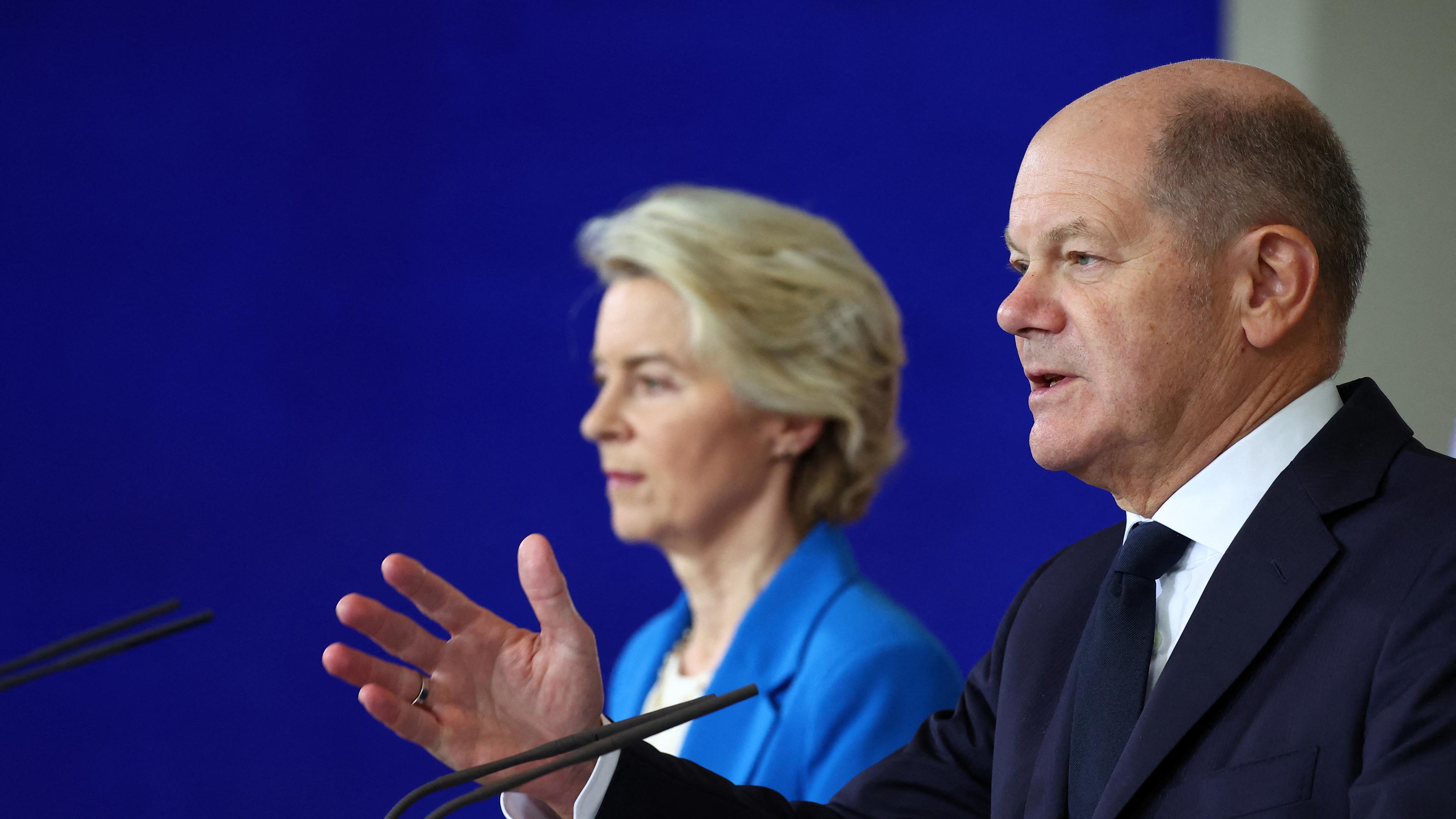 Olaf Scholz und Ursula von der Leyen beim Westbalkan-Gipfel in Berlin