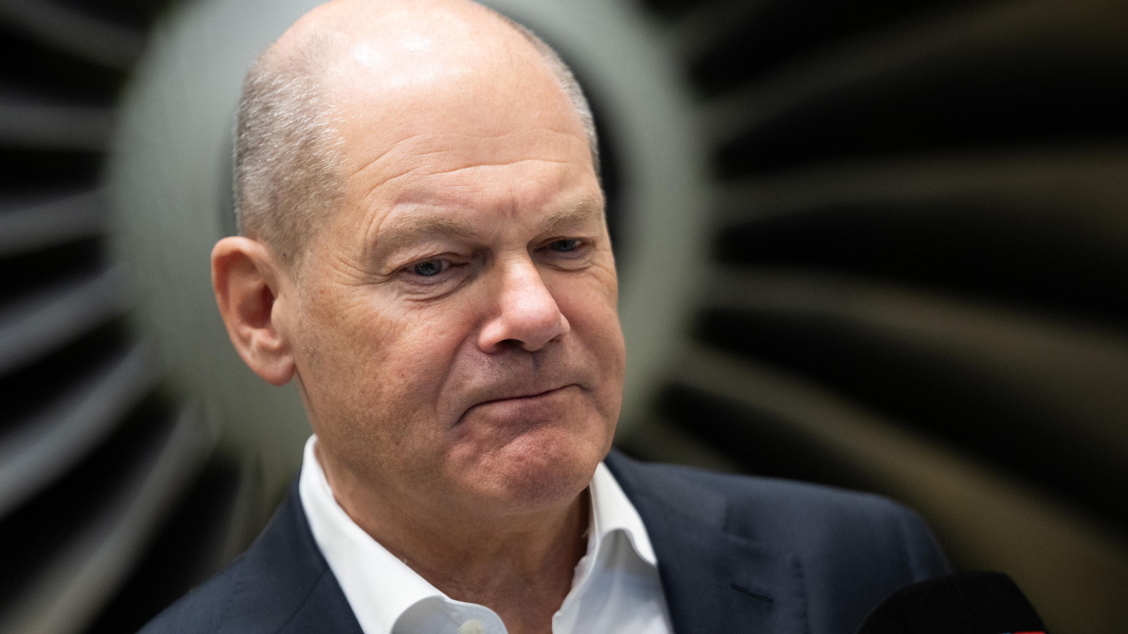 Brandenburg, Ludwigsfelde: Bundeskanzler Olaf Scholz