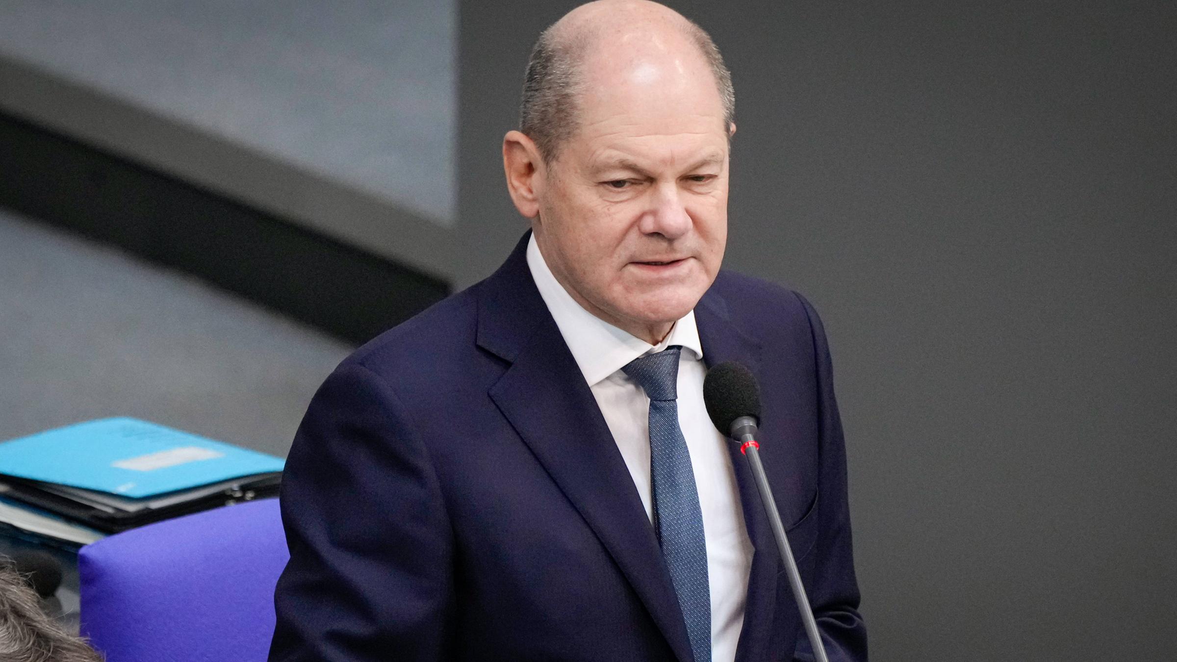 Olaf Scholz's Explanation Lesson - News Unrolled