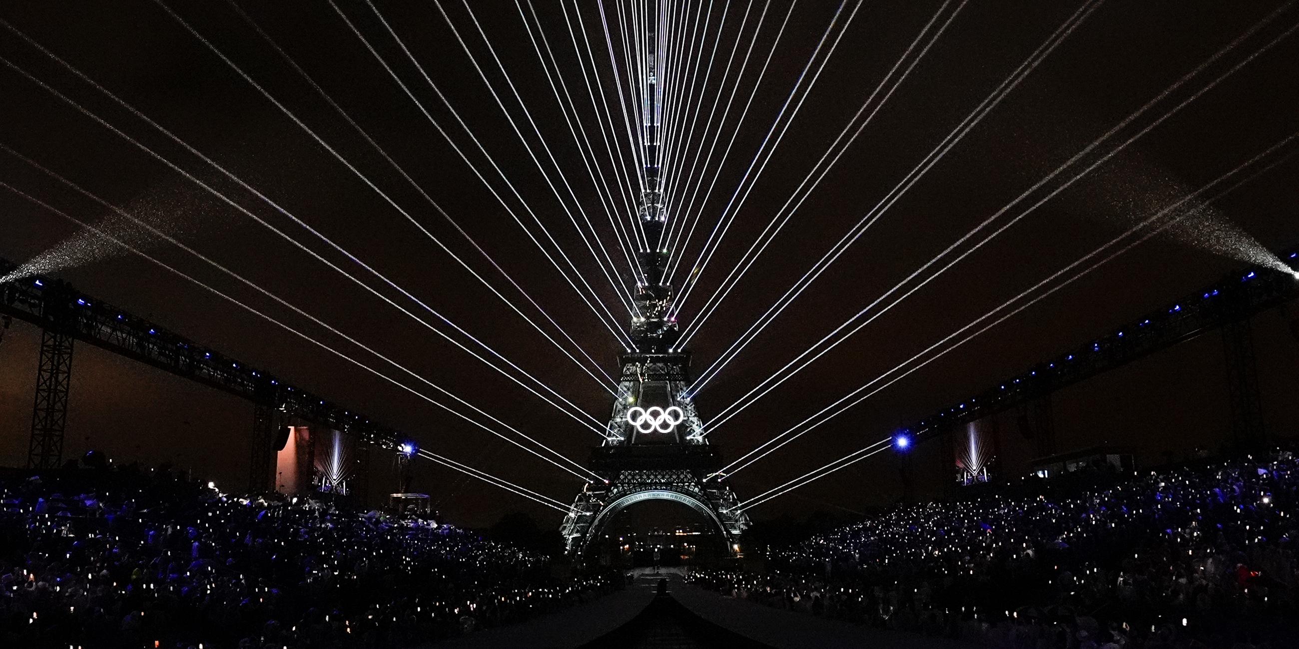 Lichtshow am Eiffelturm in Paris