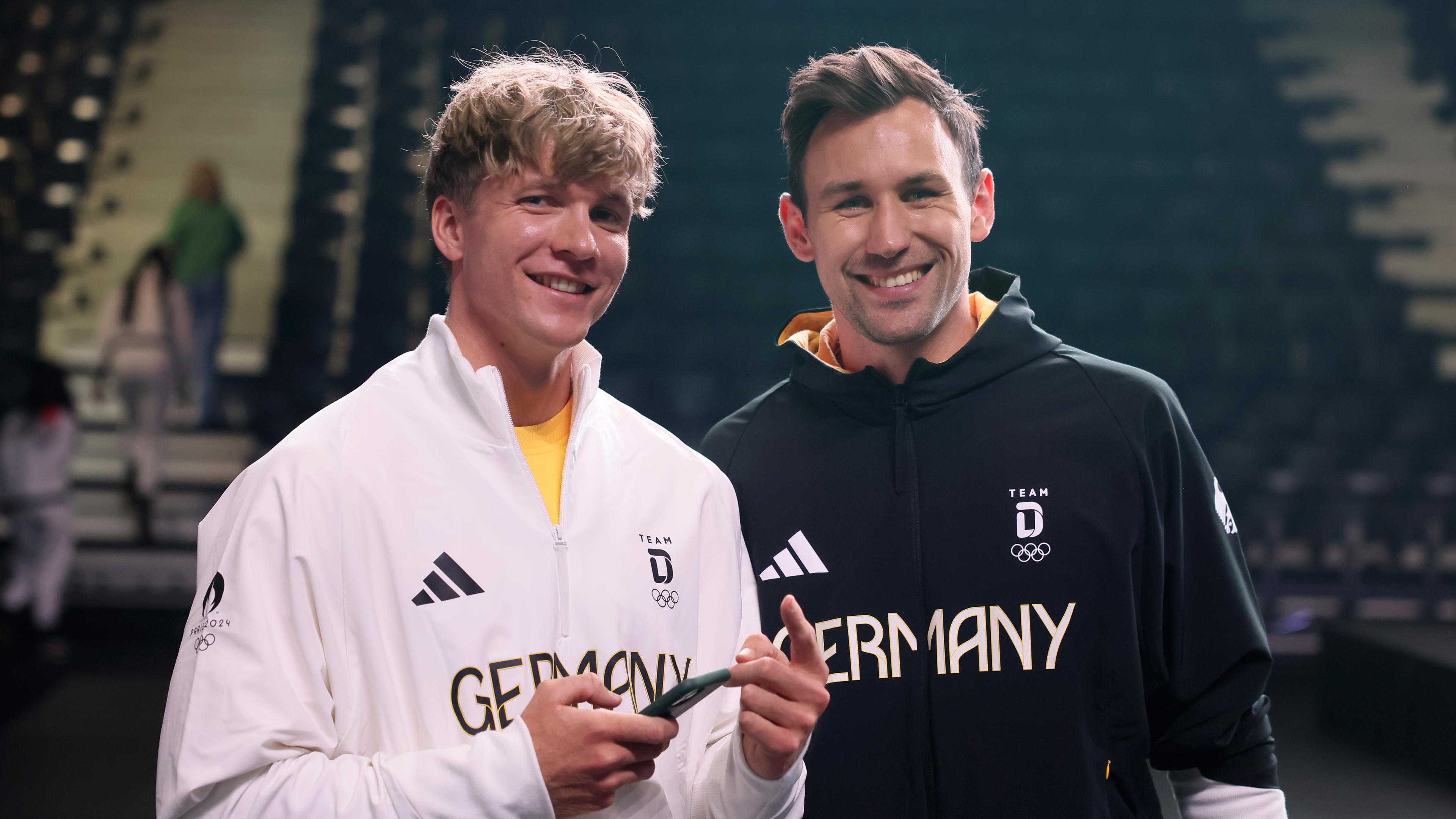 Athletinnen und Athlen aus Deutschland mit dem neuen Outfit für 2024