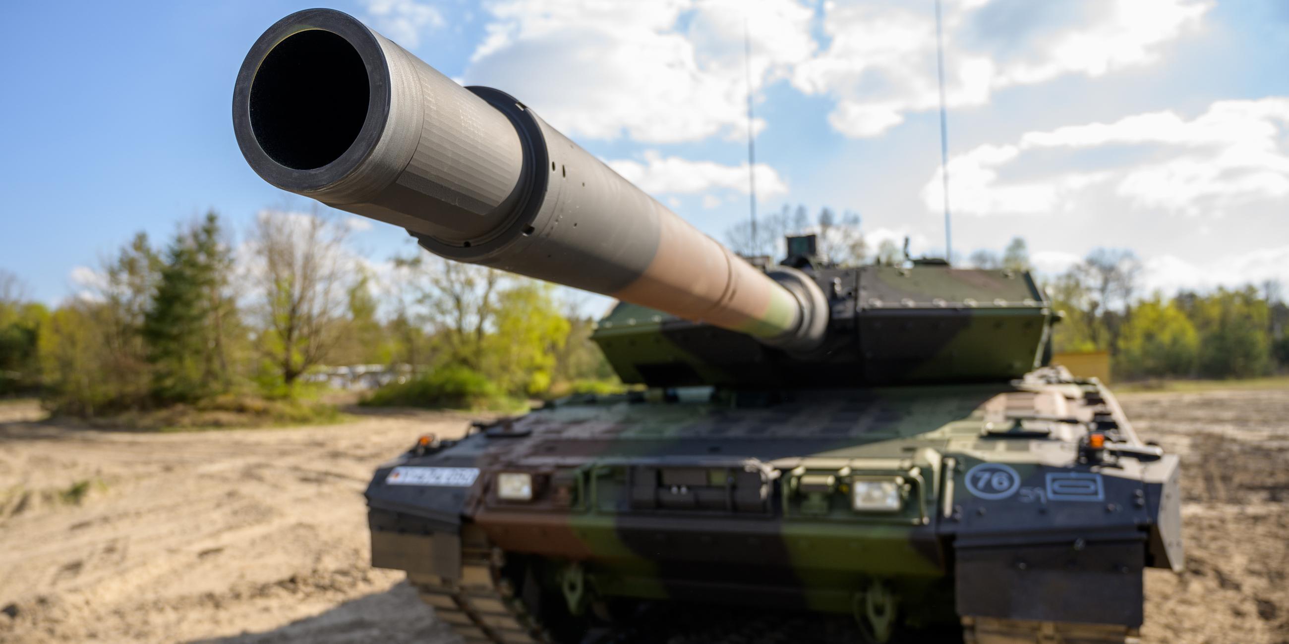 Ein Kampfpanzer der Bundeswehr vom Typ Leopard 2 A7V.