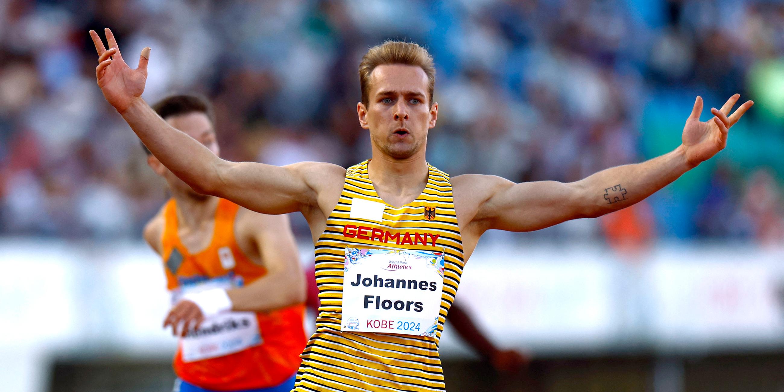 Leon Schäfer jubelt nach seinem 400m-Lauf