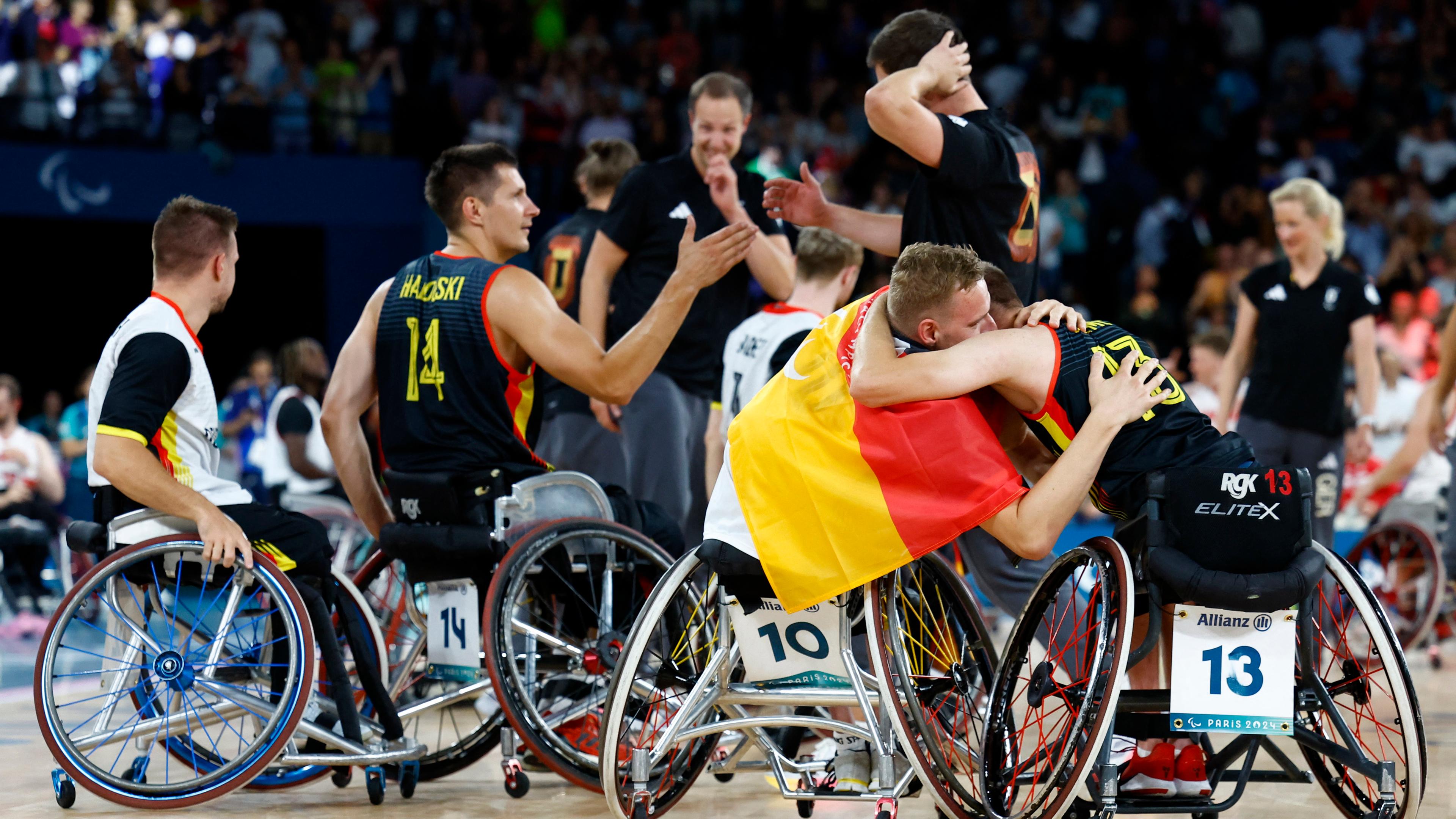 Die deutschen Para-Basketballer gewinnen das Spiel um die Bronzemedaille gegen Canada.