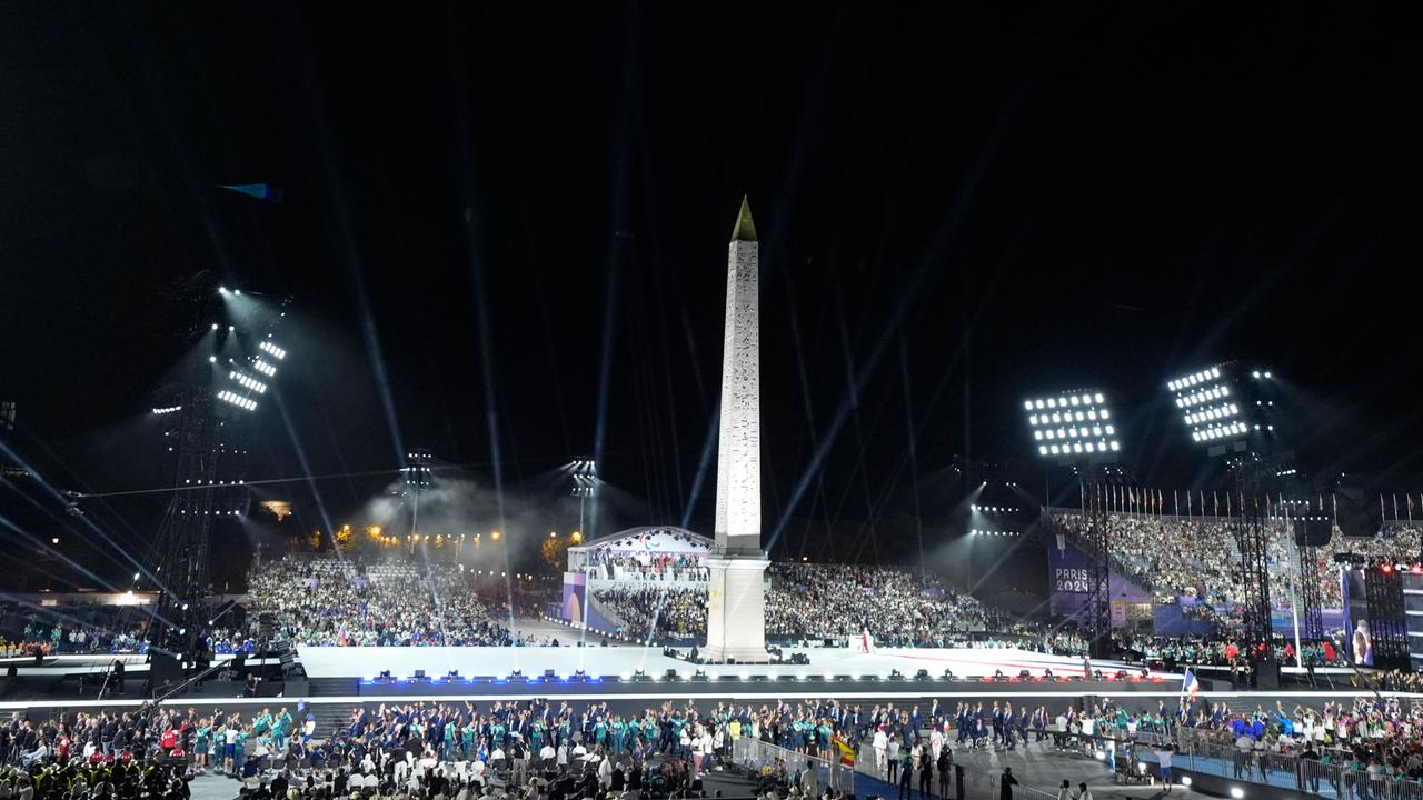 Paralympics 2024 Stimmungsvolle Show im Herzen von Paris ZDFmediathek