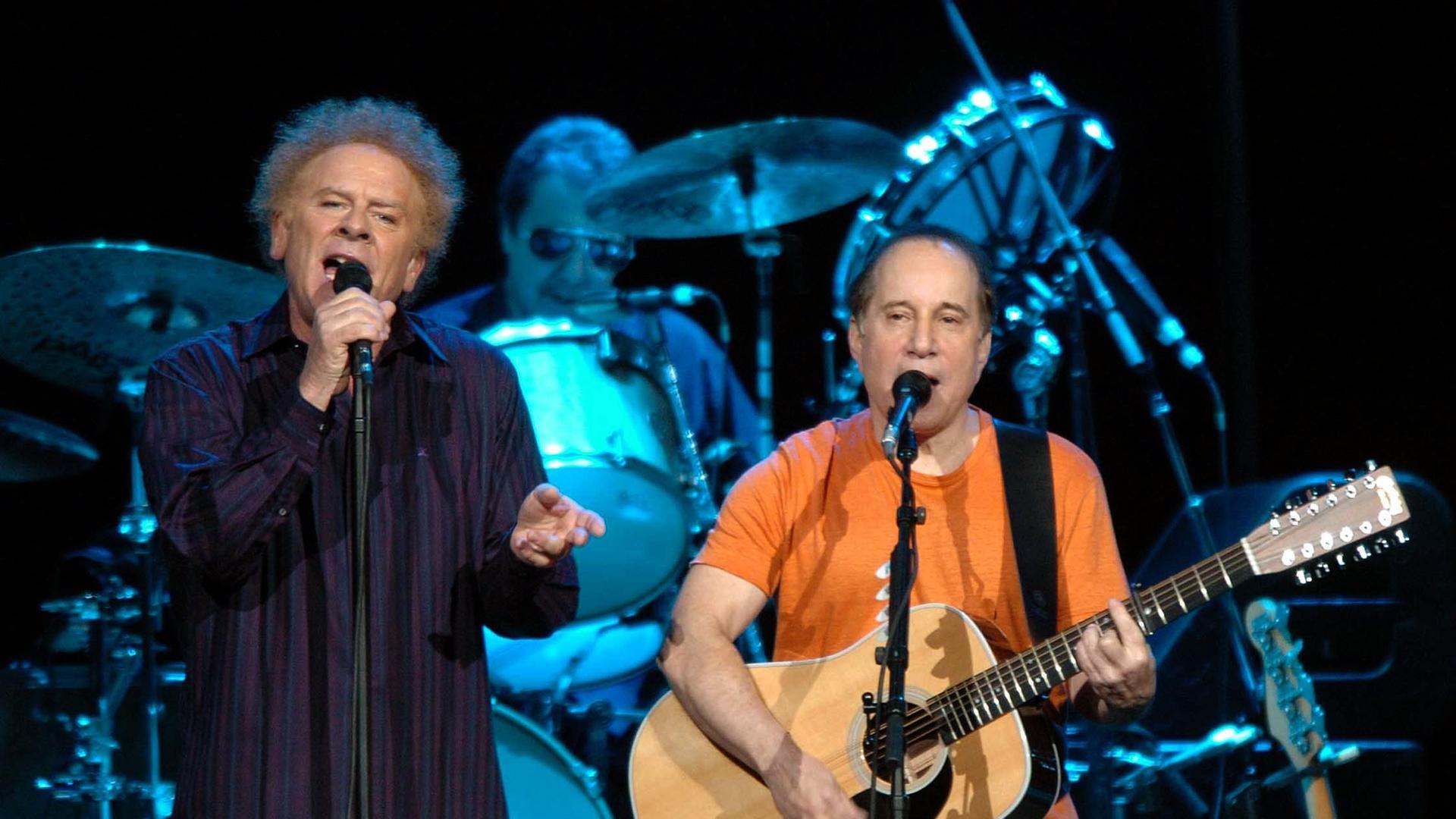 Paul Simon und Art Garfunkel 2004