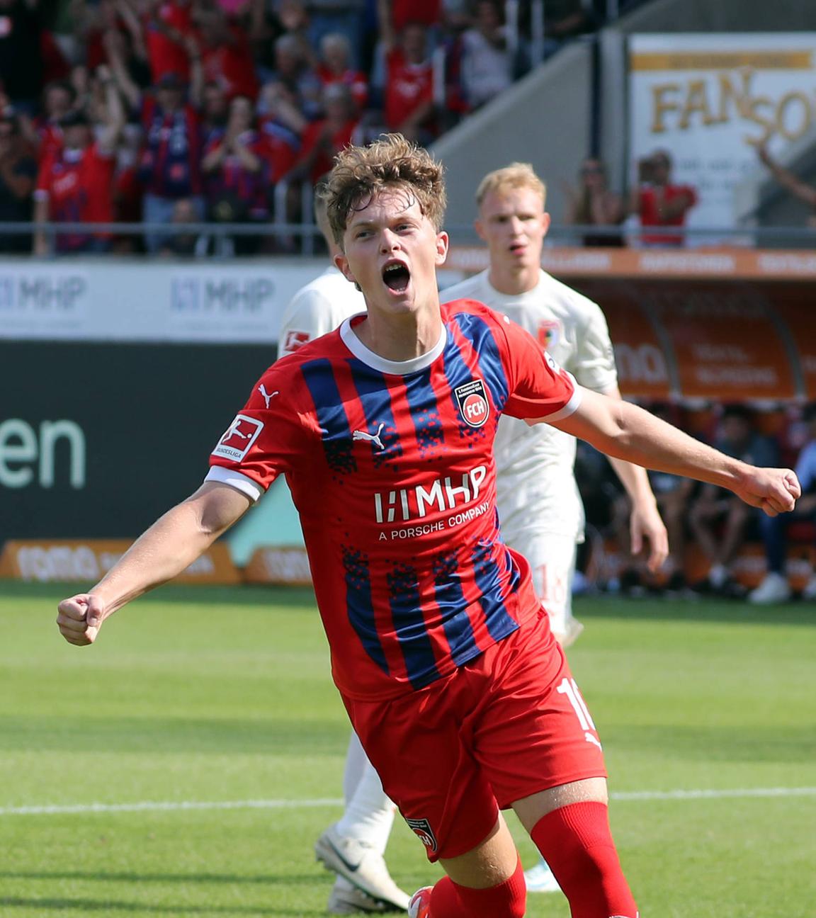 Paul Wanner (1. FC Heidenheim) jubelt.