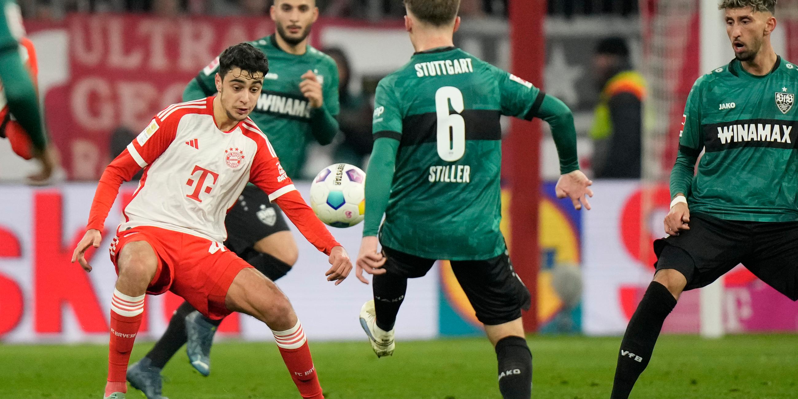 3:0 Gegen Stuttgart: Bayern Hält Mit Leverkusen Schritt - ZDFheute