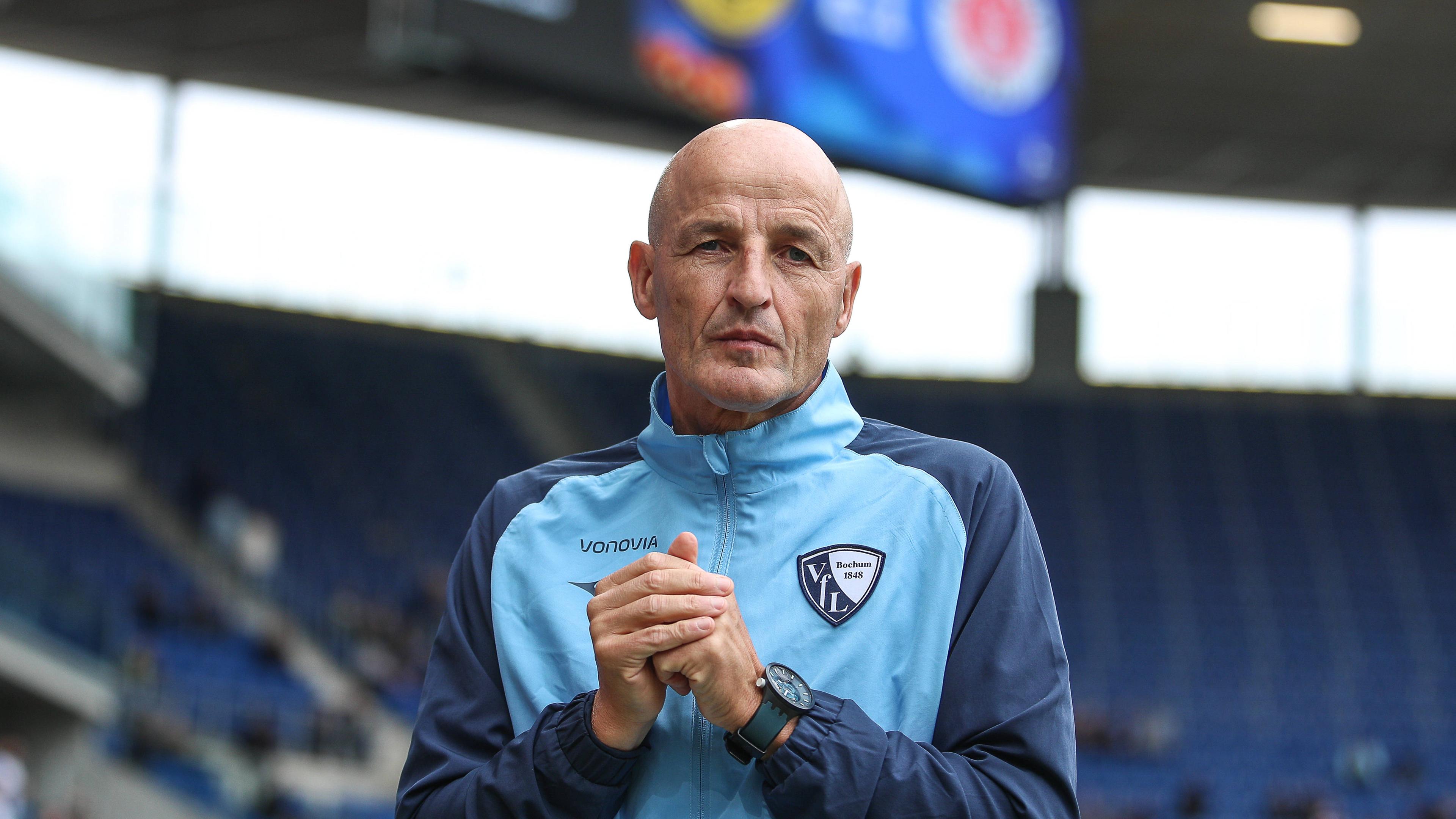 Damaliger Trainer des VfL Bochum, Peter Zeidler während des Spiels gegen den TSG Hoffenheim 1899.