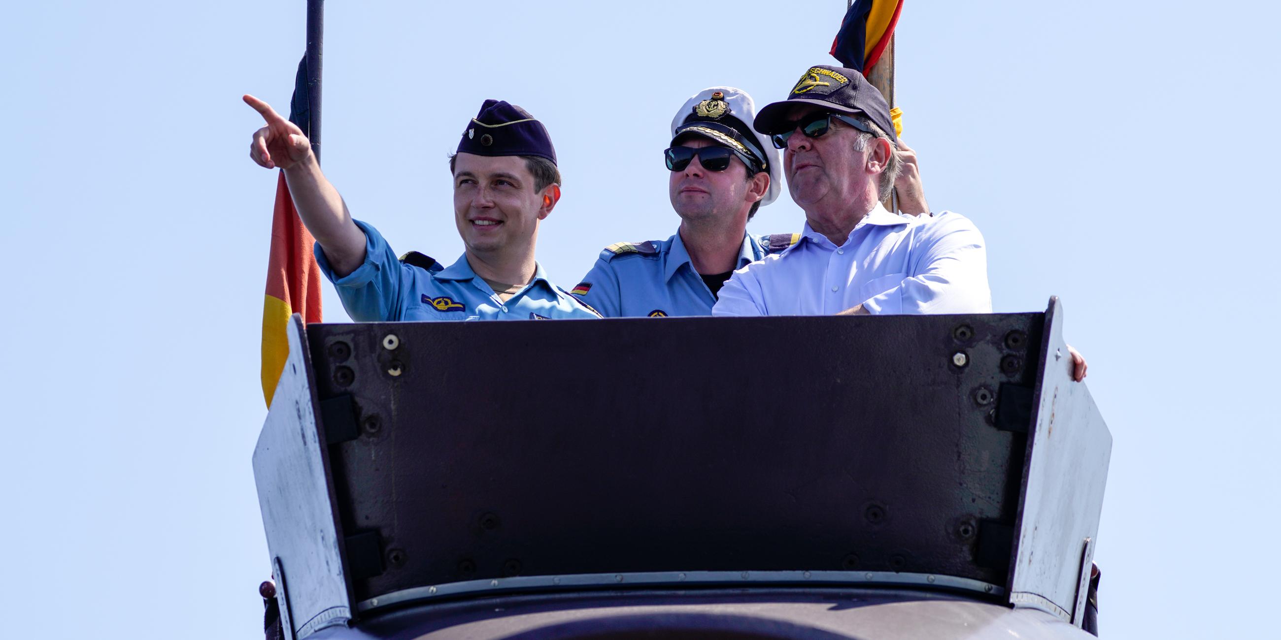 Verteidigungsminister Pistorius besucht Marinestützpunkt