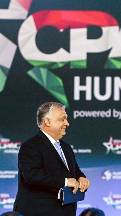 Der ungarische Premierminister Viktor Orbán trifft ein um seine Rede anlässlich der dritten CPAC in Budapest am 25. April 2024 zu halten.