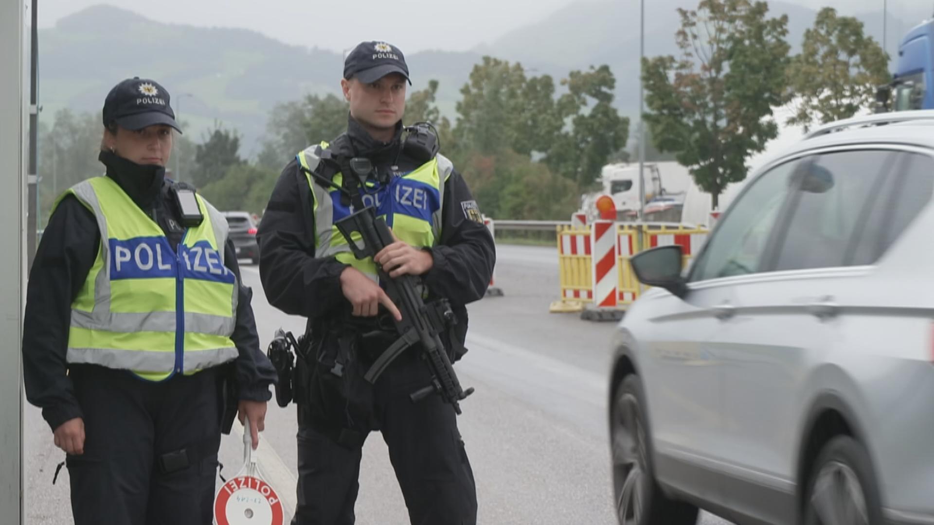 Polizei bei Grenzkontrollen