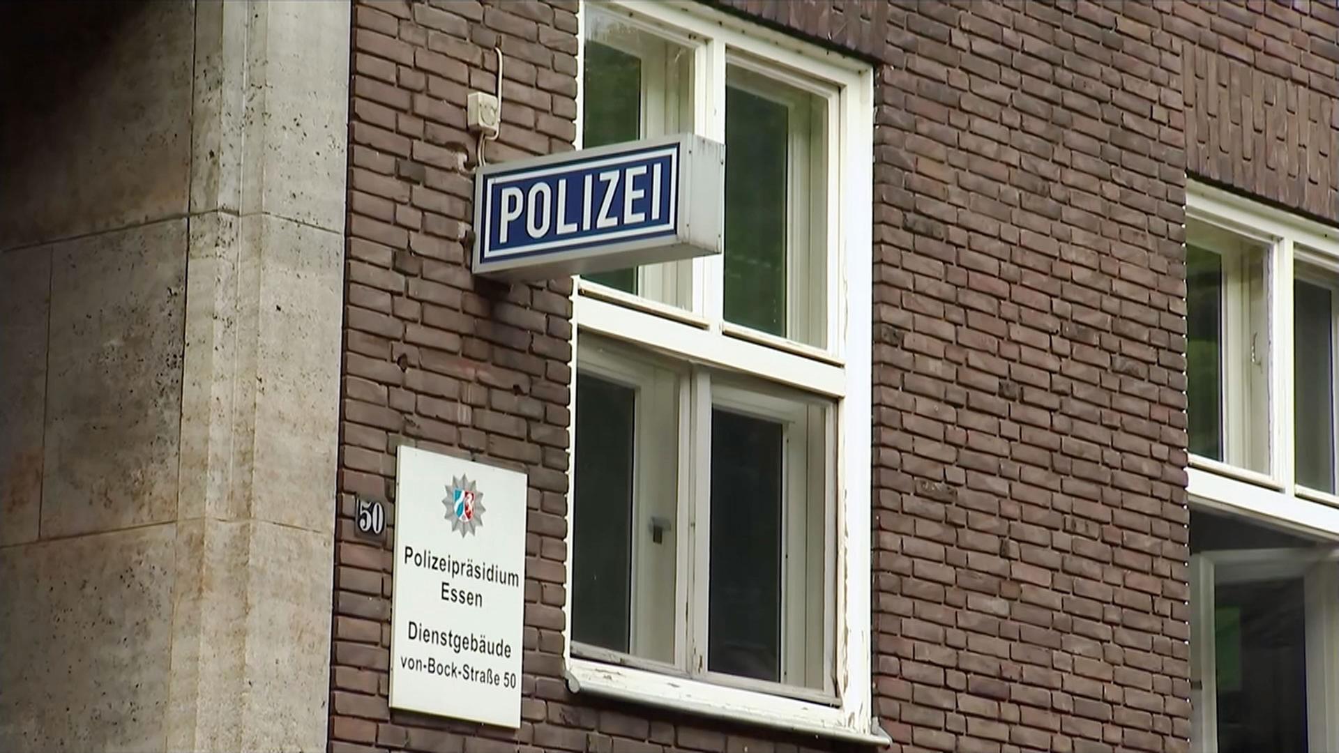 Rechtsextremismus Bei Der Polizei Zdfheute