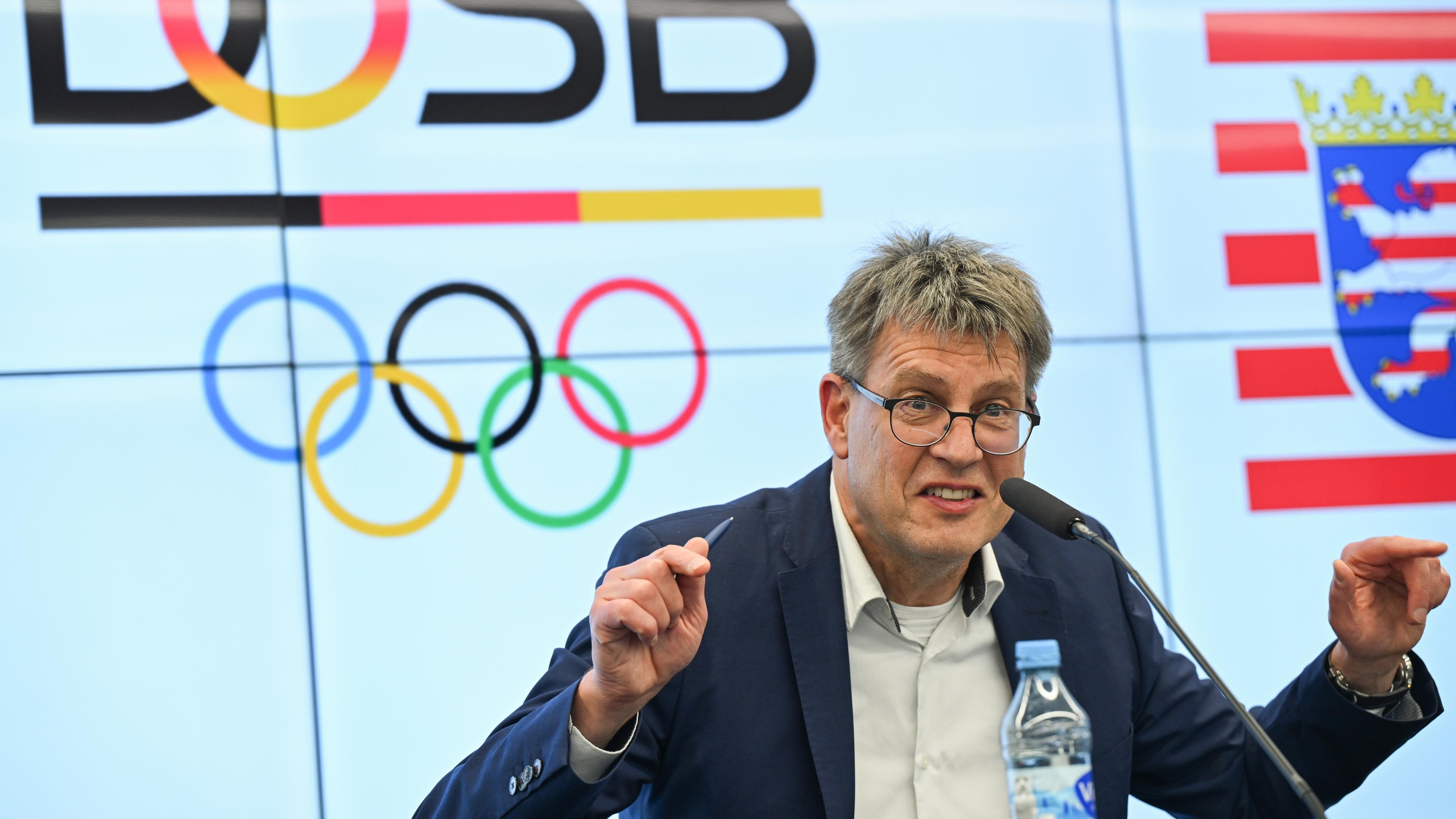 Streit Mit DAZN: DFL Akzeptiert Schiedsspruch - ZDFheute