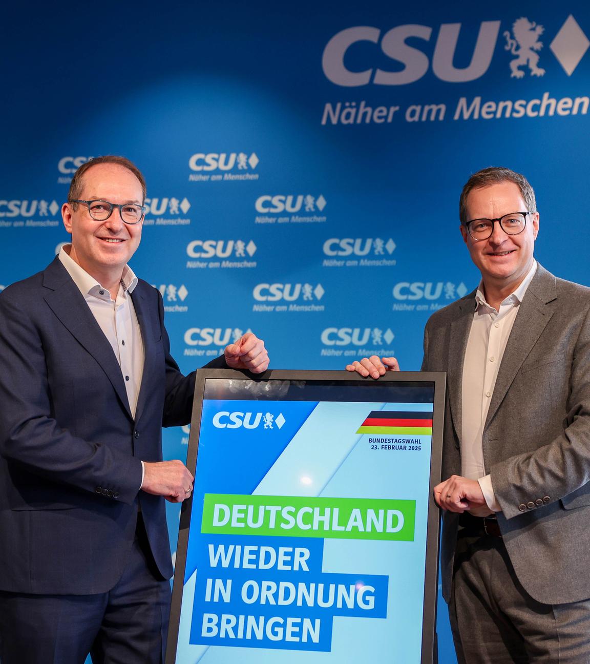 Pressekonferenz nach Sitzung des CSU-Vorstands am 20.01.2025 in der CSU Landesleitung in Muenchen  Alexander Dobrindt (Vorsitzender CSU-Landesgruppe), links - Martin Huber  Generalsekretär der CSU), rechts