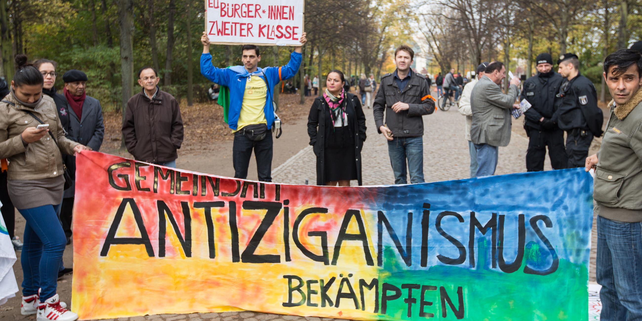 Archiv: Protest gegen Antiziganismus in Berlin
