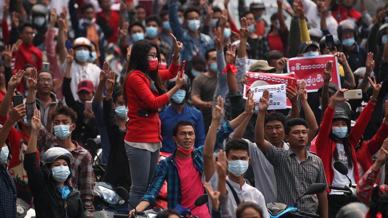 Myanmar: Massenproteste gegen Staatsstreich - ZDFheute