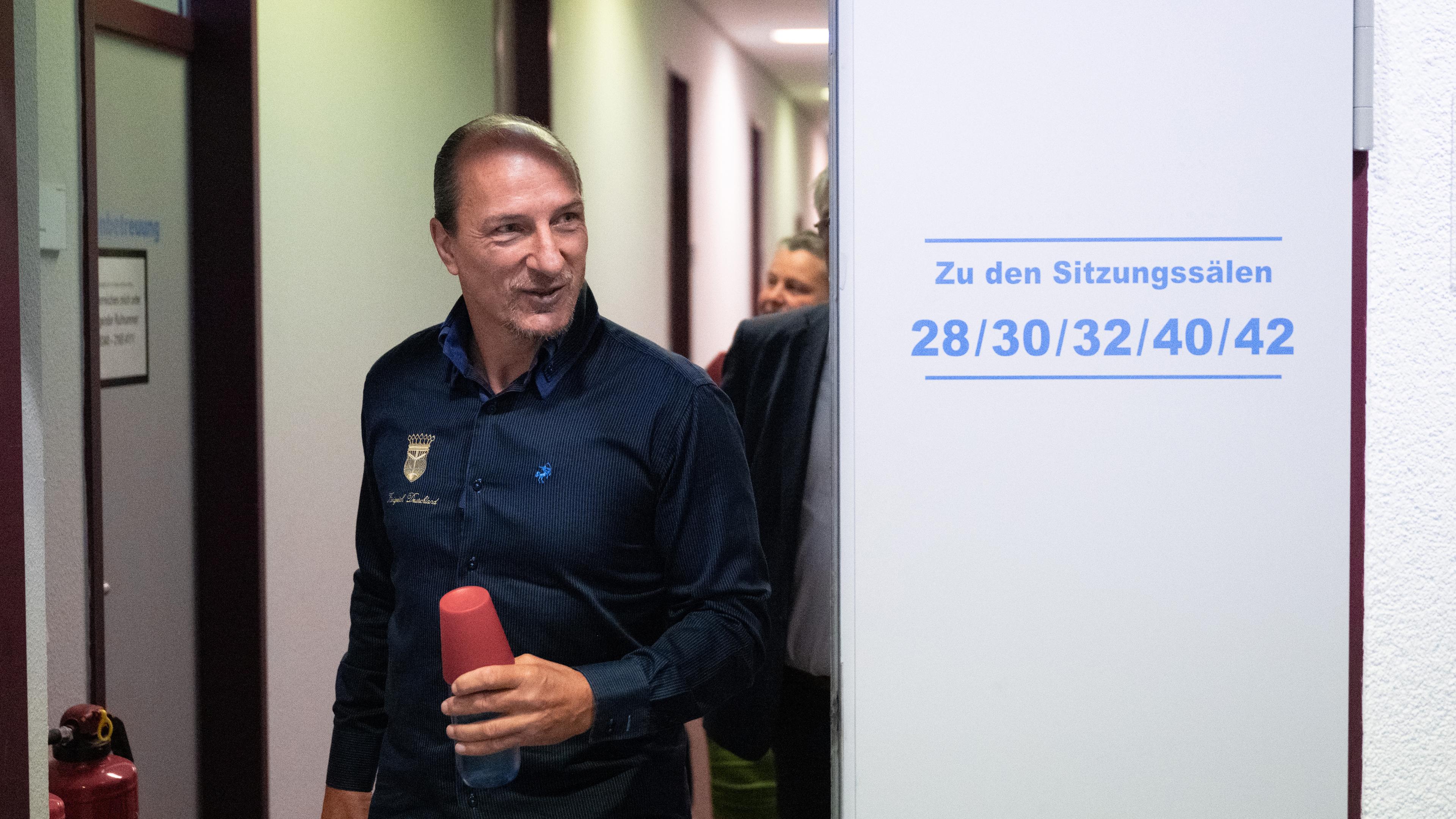 Prozess gegen "Reichsbürger" Peter Fitzek