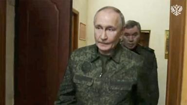 Putin besucht russische Truppen in Kursk