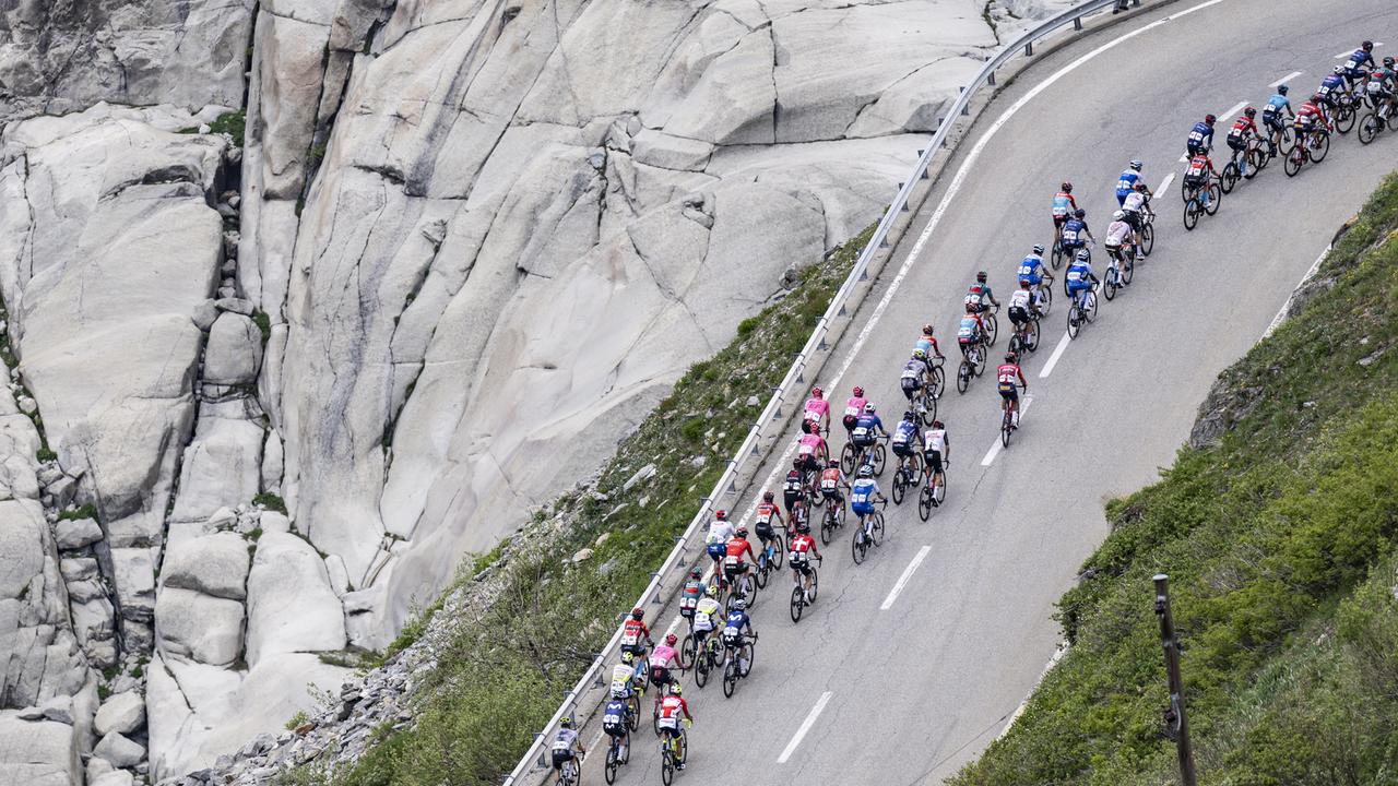 M Der Muss Nach Sturz Wiederbelebt Werden Gino M Der BFN AT   Radsport Tour De Suisse 100~1280x720