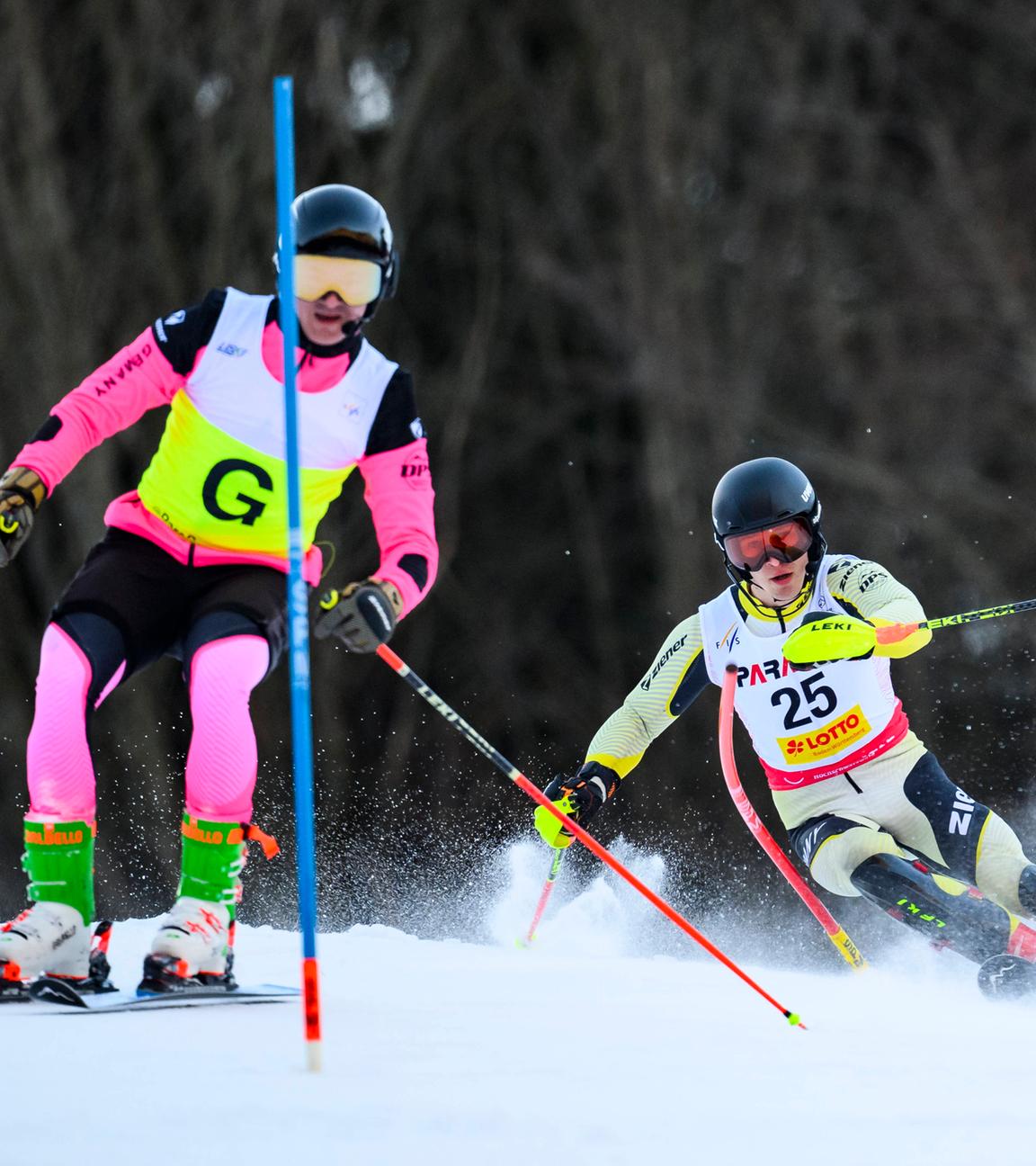 Para-Skirennläufer Alexander Rauen (r.) mit seinem Guide Jeremias Wilke beim Weltcup am Feldberg