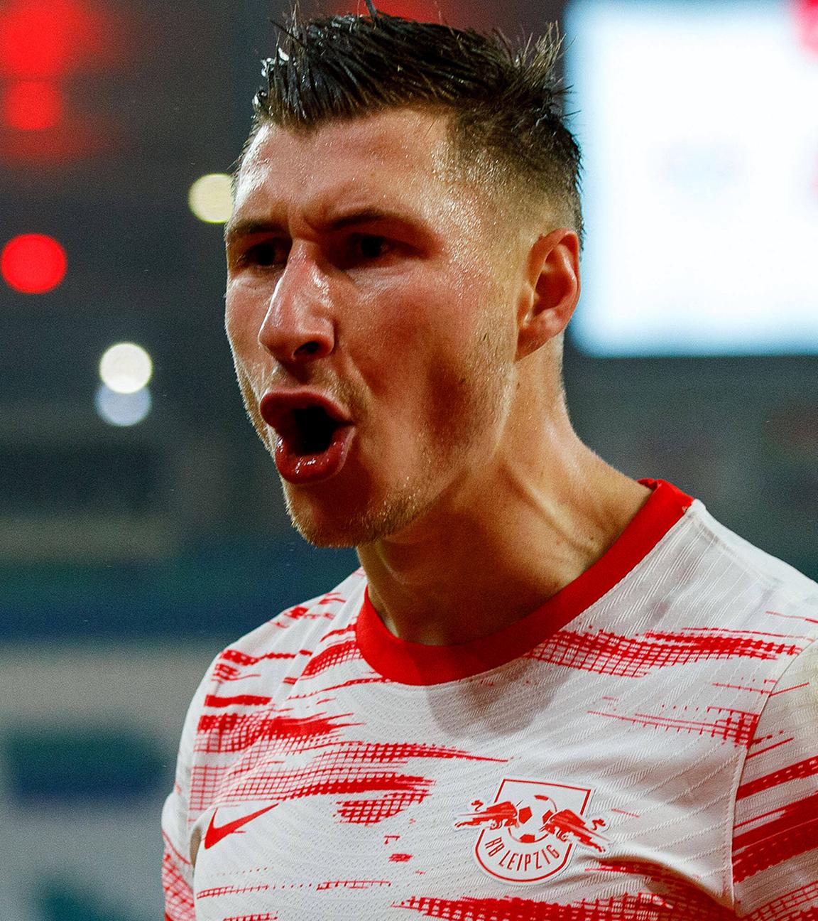 Jubel des Torschuetzen Willi Orban (RB Leipzig) zum 1:0 am 23.01.2022 in Leipzig.