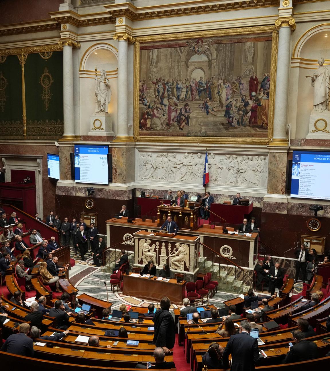 Frankreich, Paris: Parlamentsmitglieder versammeln sich