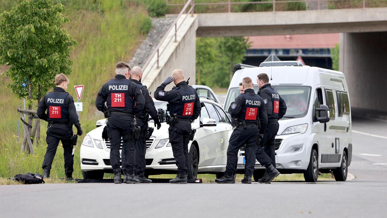 Thüringen: Vier Haftbefehle Bei "Reichsbürger"-Treffen - ZDFheute