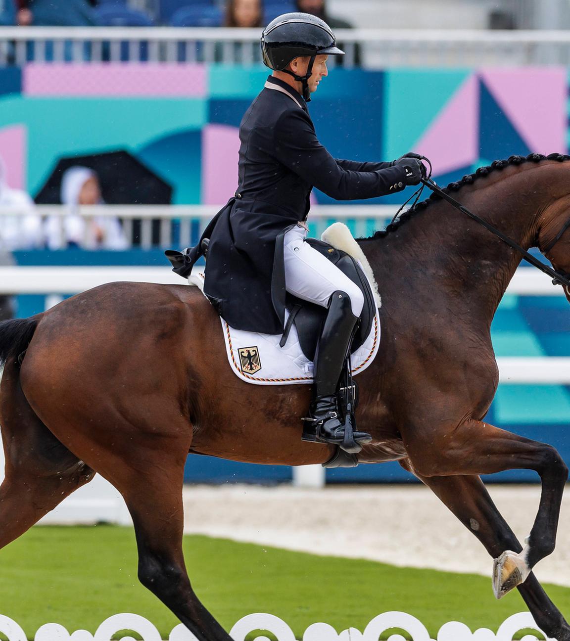 Michael Jung während Einzel- und Team Test Dressur Teilprüfung.