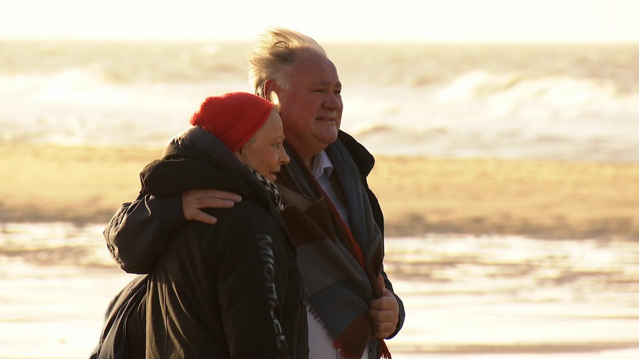 Karin und Thomas Dechert am Strand.