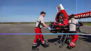 Rettungsflieger - Wenn Minuten Entscheiden - Krampfanfall Beim Fußball