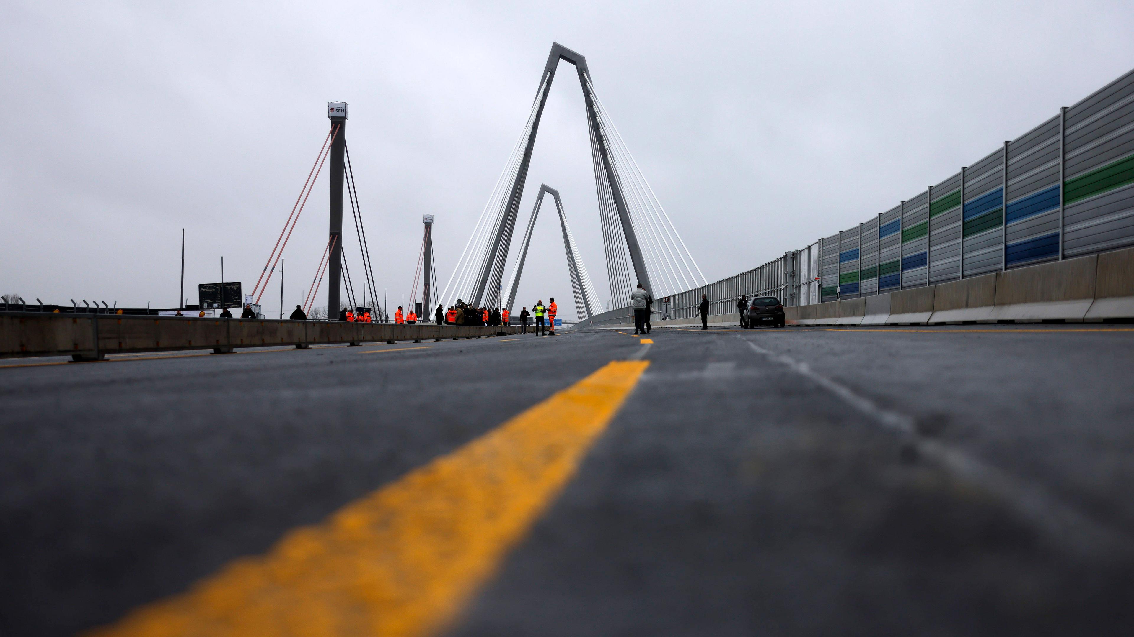  Rheinbrücke der A1