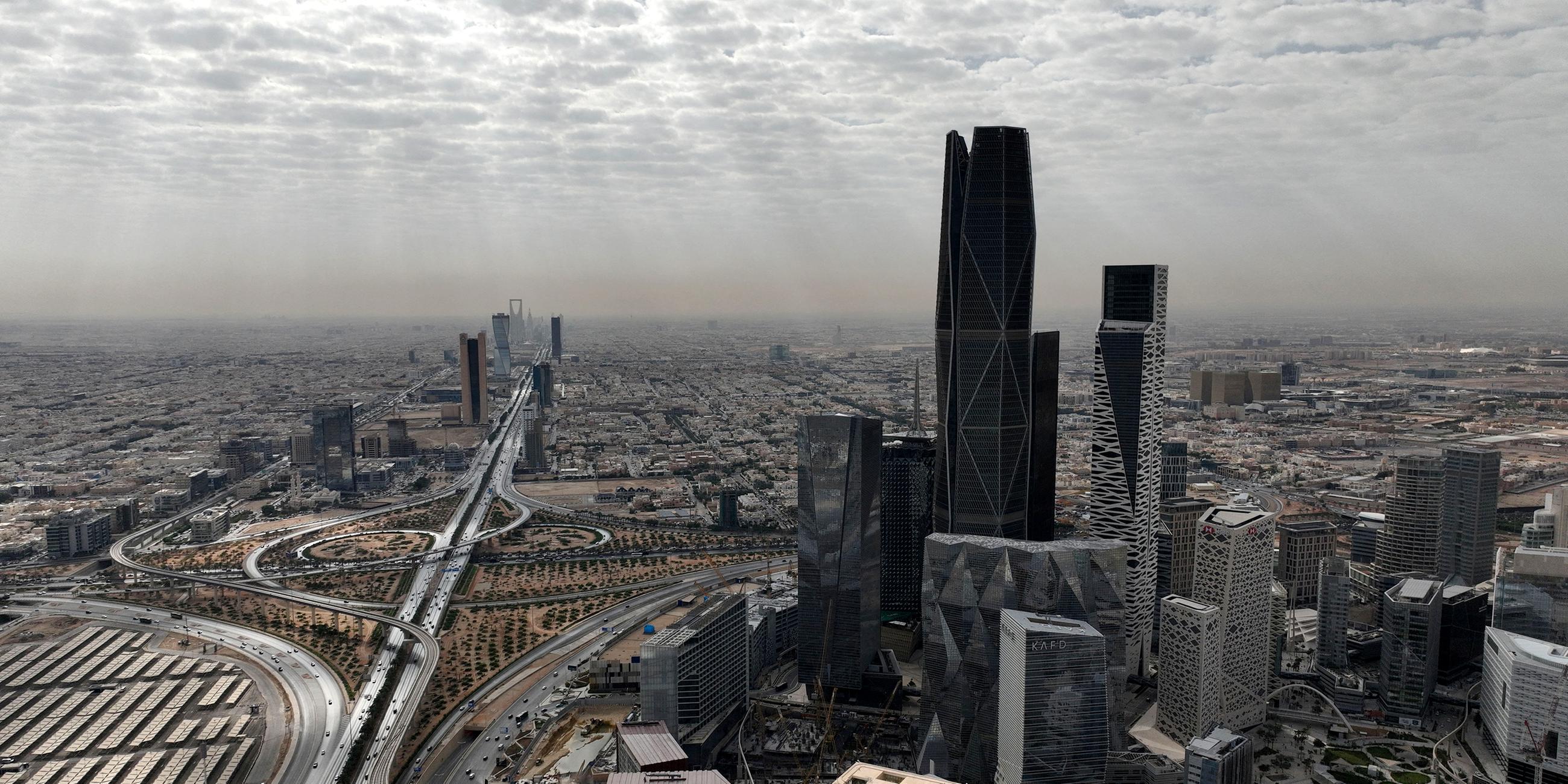 Eine Drohnenaufnahme zeigt das Stadtbild von Riad, Saudi-Arabi