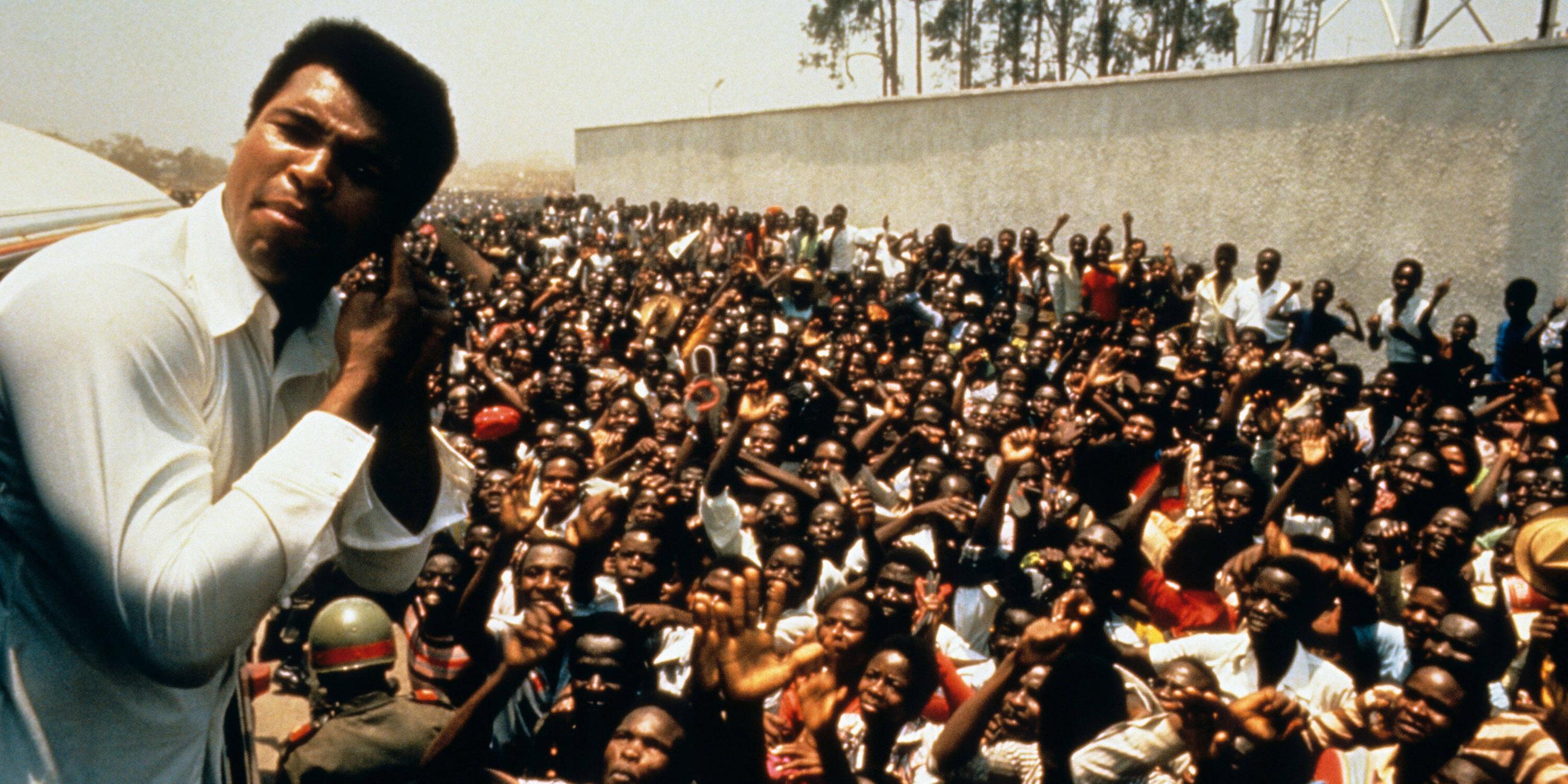 Muhammad Ali in Zaire vor dem Kampf gegen George Forman von Fans gefeiert