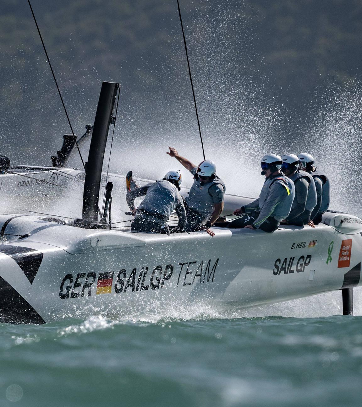 Archiv: Das deutsche SailGP-Team unter der Leitung von Erik Heil in Aktion während einer Trainingseinheit vor dem ITM New Zealand Sail Grand Prix in Christchurch, Neuseeland. Am 21.3.2024