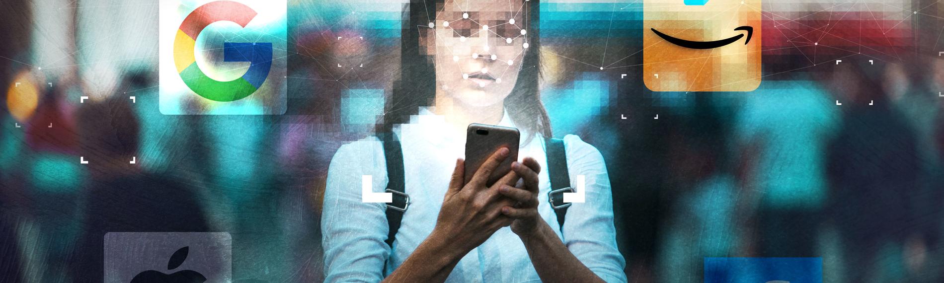 Computergrafik: Eine junge Frau hält ihr Smartphone in der Hand, um sie herum sind mehrere Apps von Google, Amazon, Facebook und Apple abgebildet.